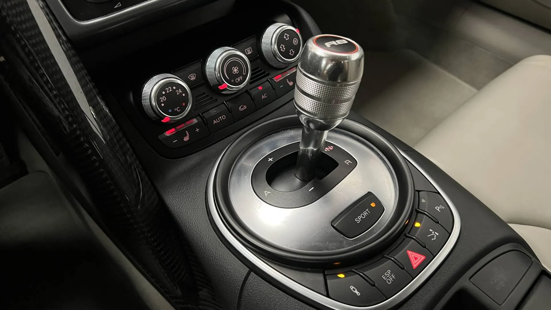 Audi R8 — photo 9