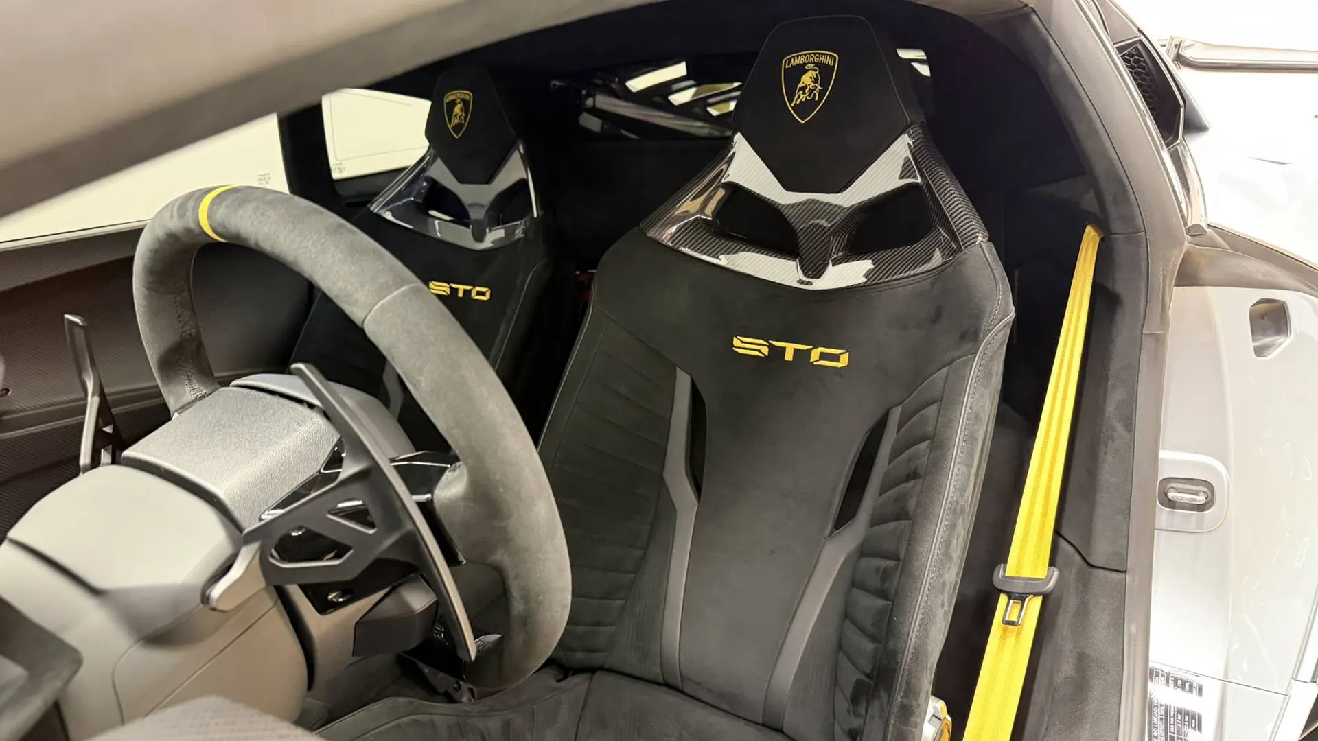 Lamborghini Huracan — photo 6