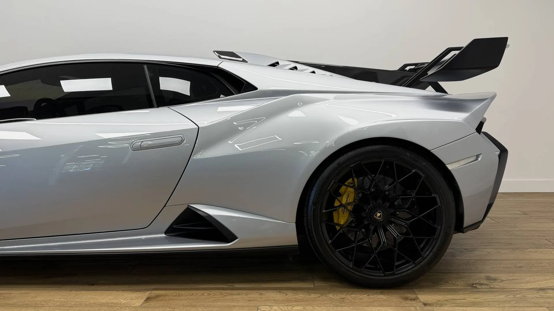 Lamborghini Huracan — photo 5