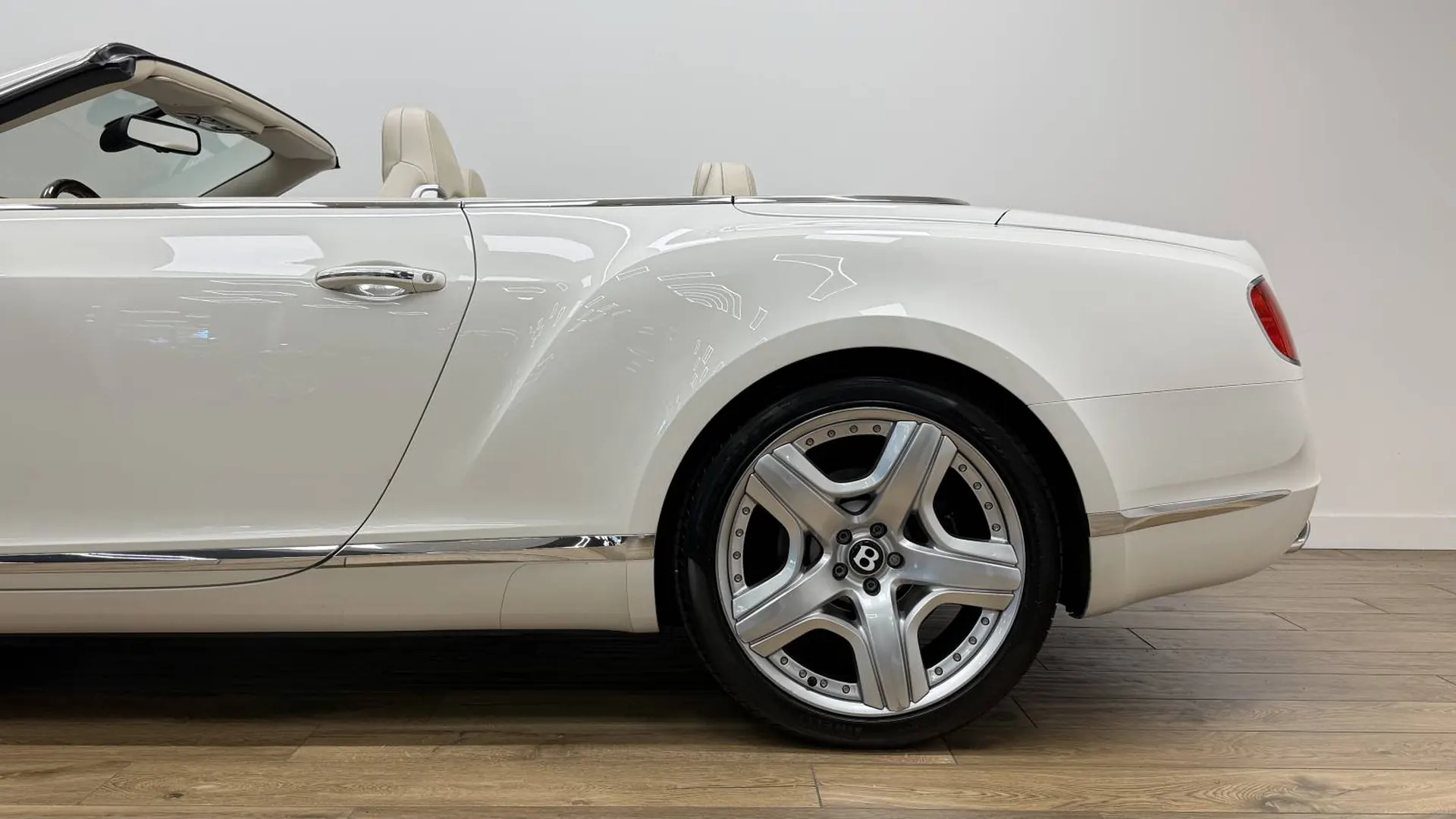 Bentley Continental — photo 6