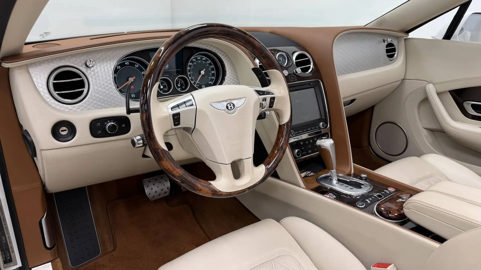 Bentley Continental — photo 7