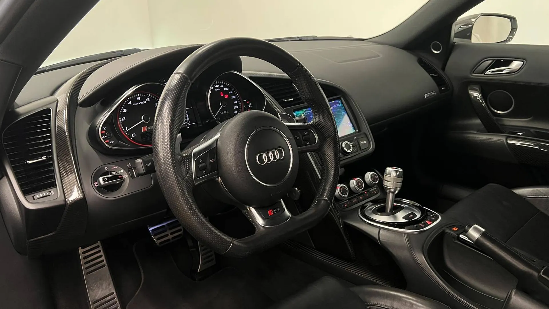 Audi R8 — photo 6