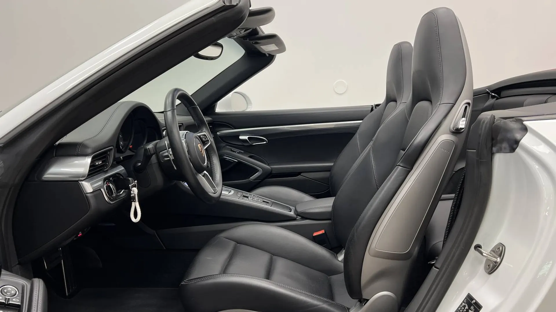Porsche 911 — photo 9