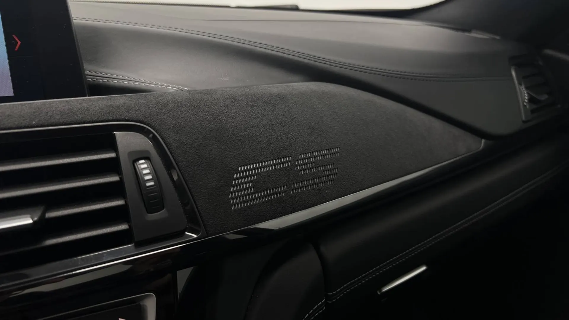 BMW M4 — photo 8