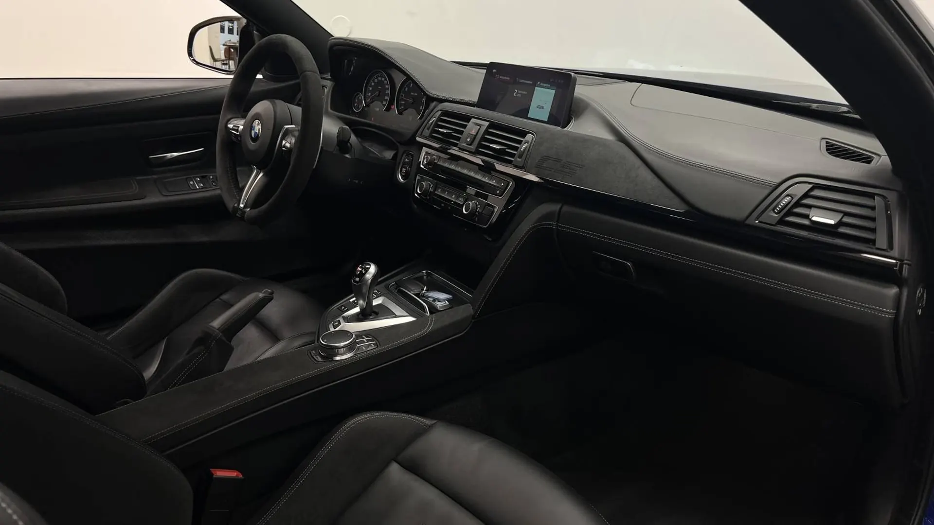 BMW M4 — photo 5