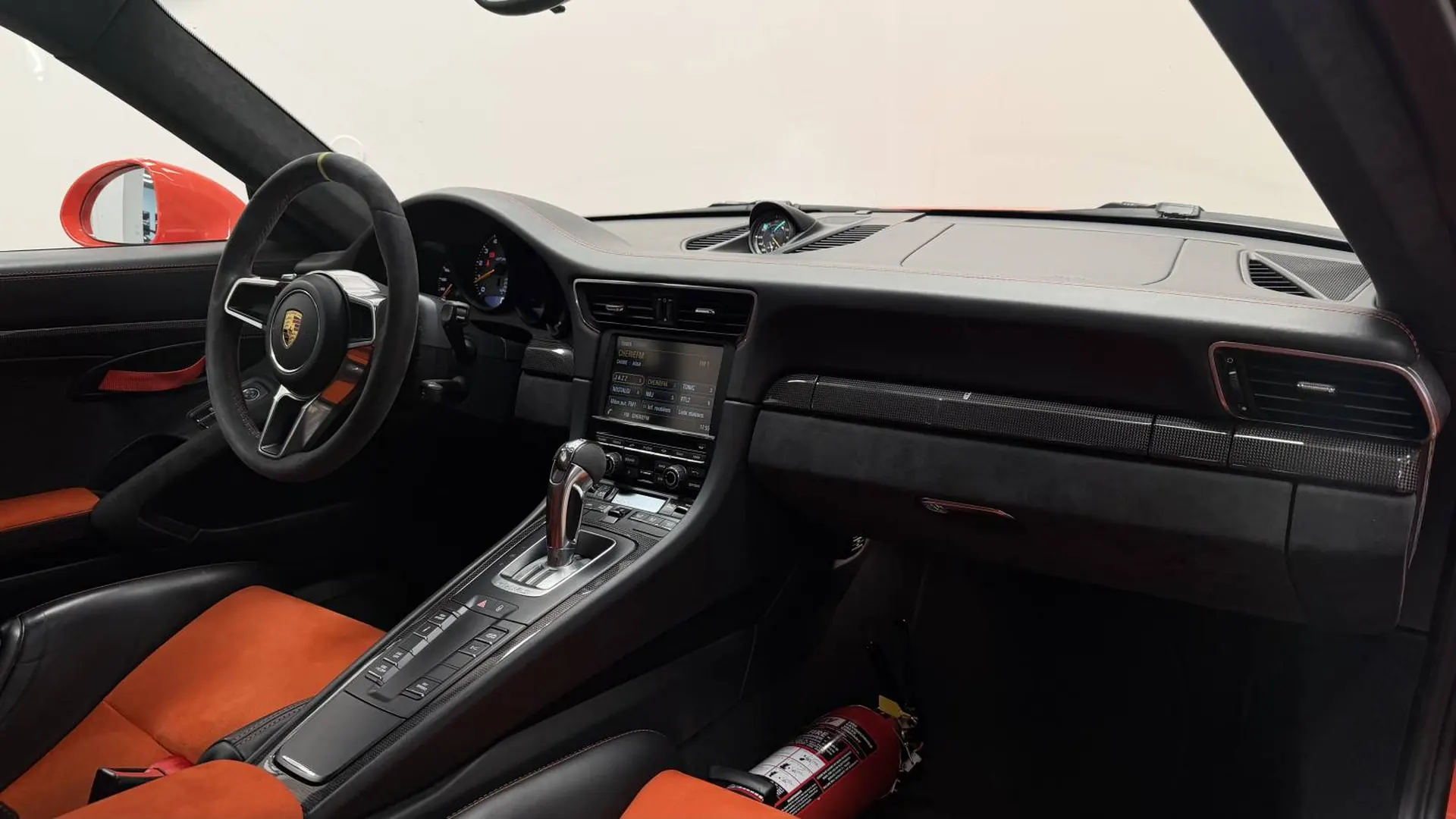 Porsche 911 — photo 8