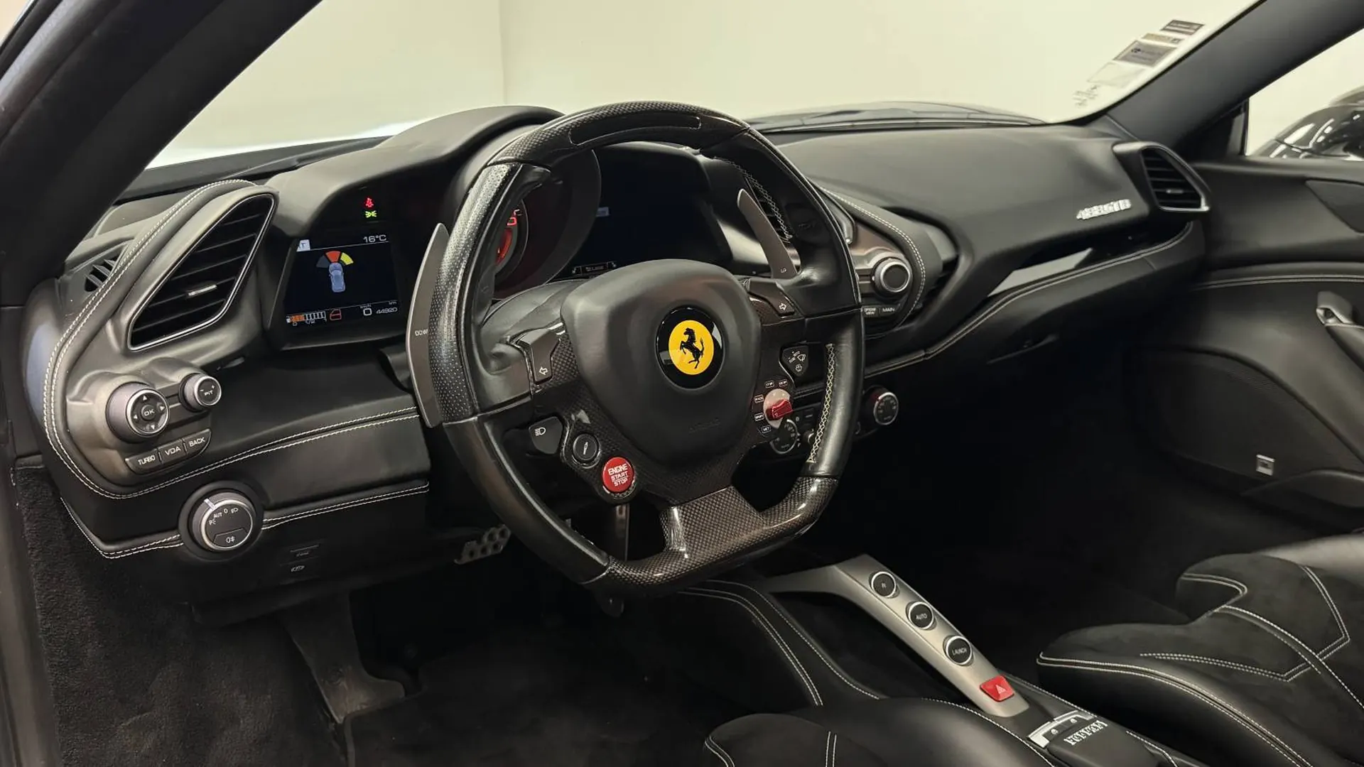Ferrari 488 — photo 7