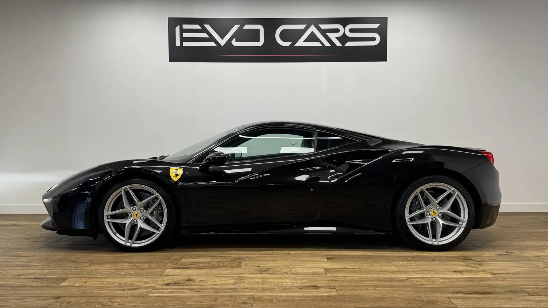 Ferrari 488 — photo 3