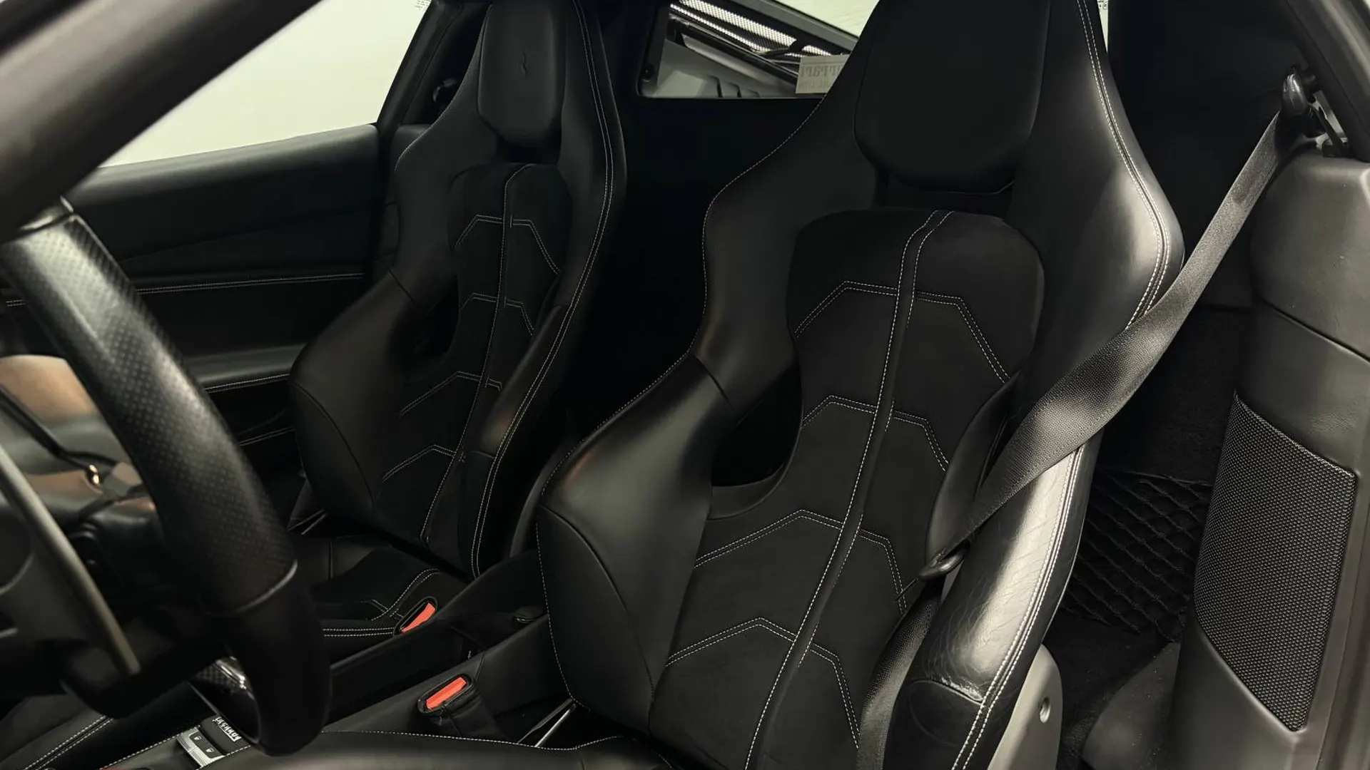 Ferrari 488 — photo 8