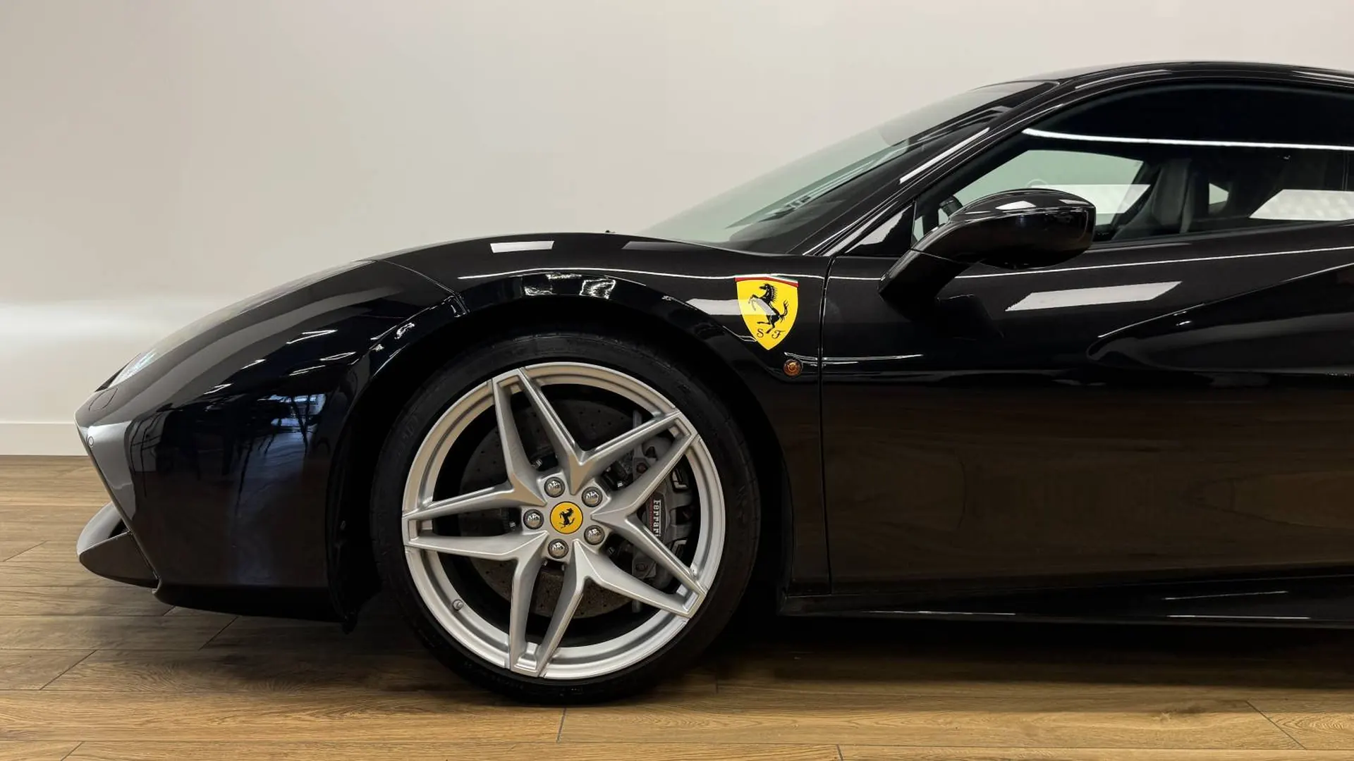 Ferrari 488 — photo 4