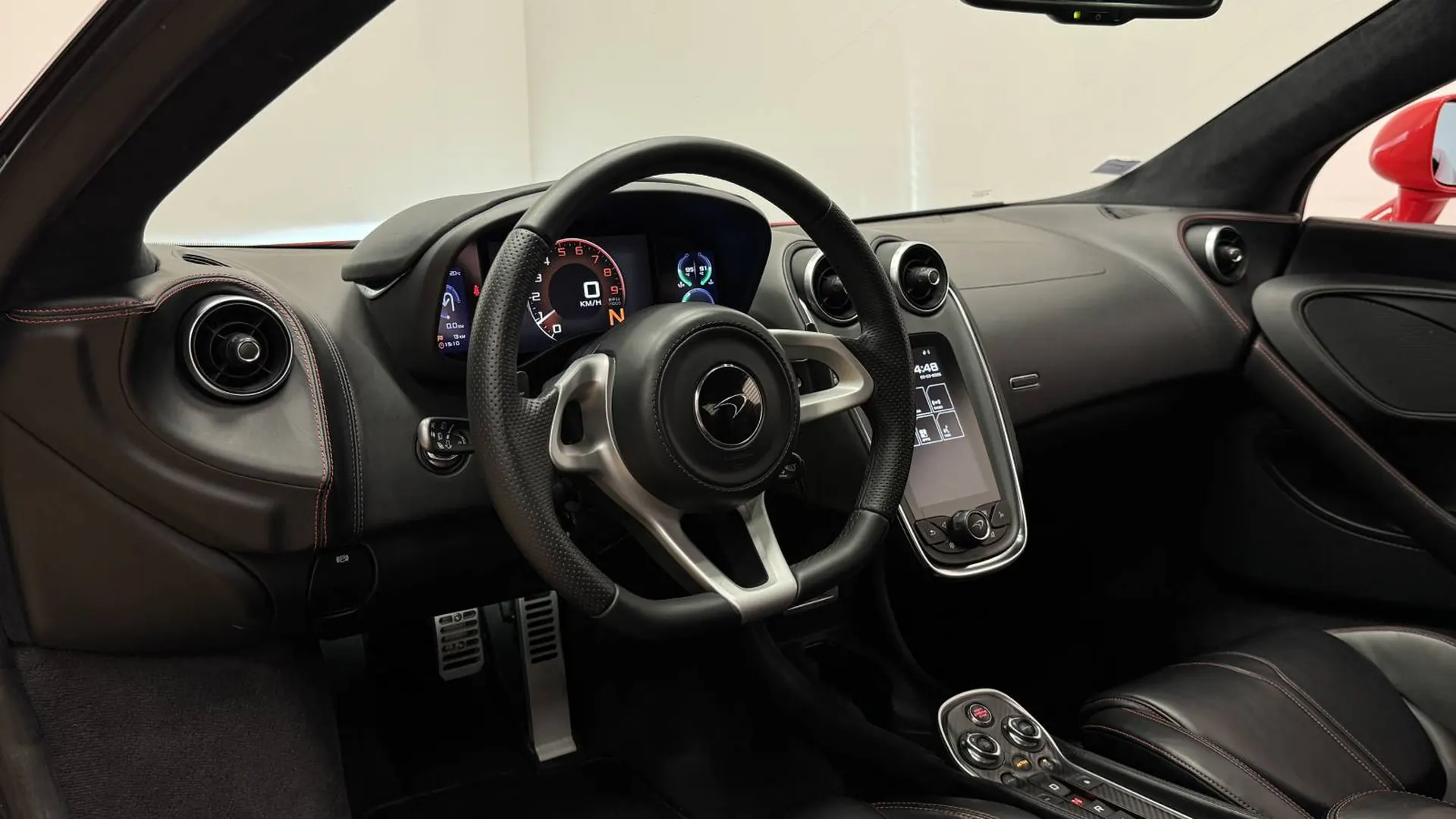 McLaren 540c — photo 9