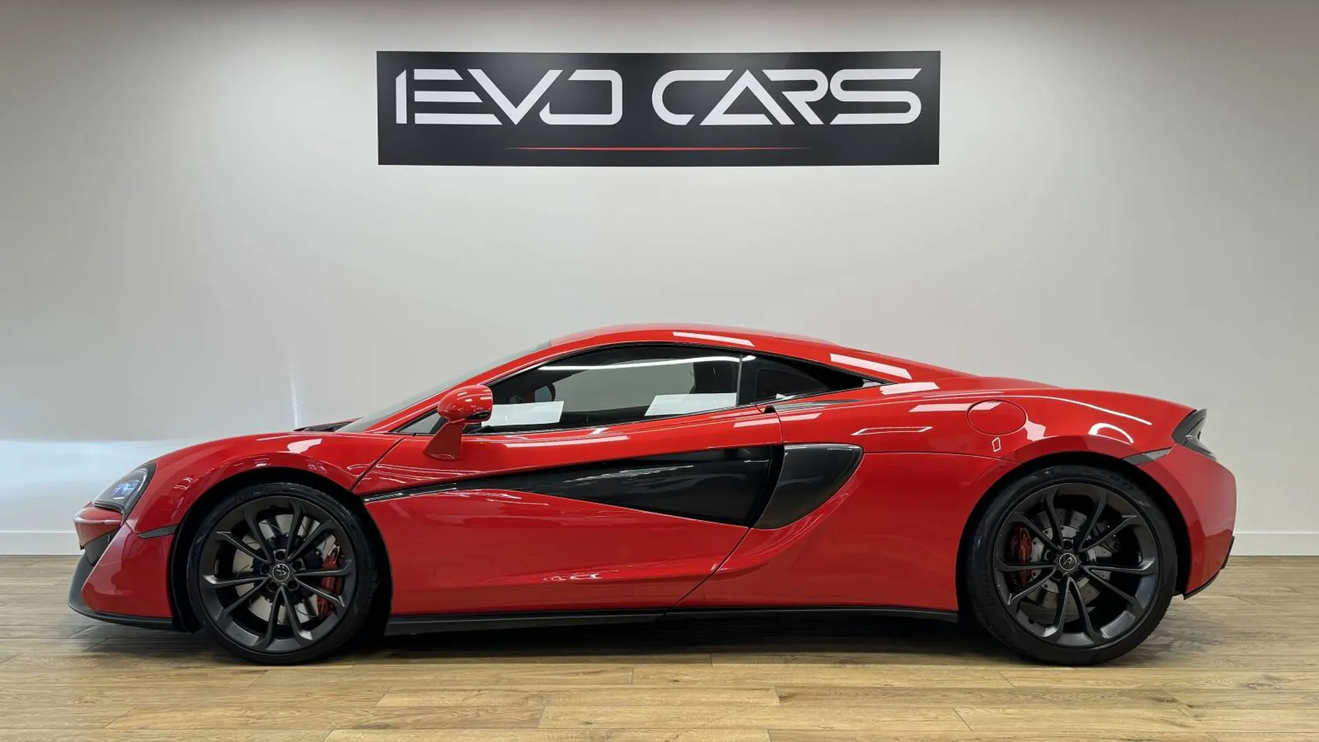 McLaren 540c — photo 4