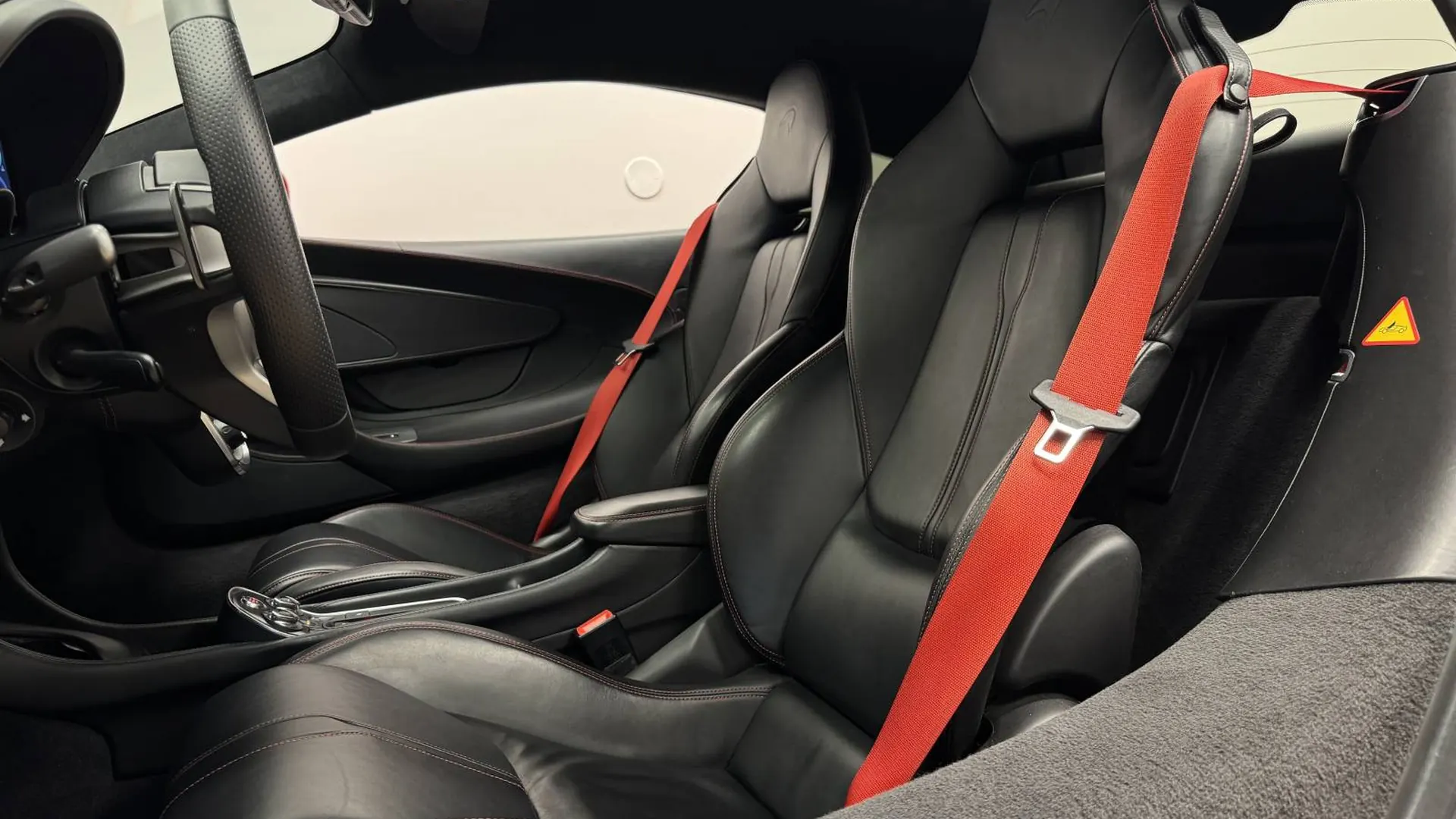 McLaren 540c — photo 7