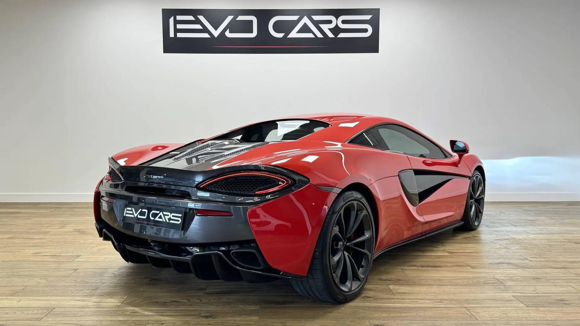 McLaren 540c — photo 3
