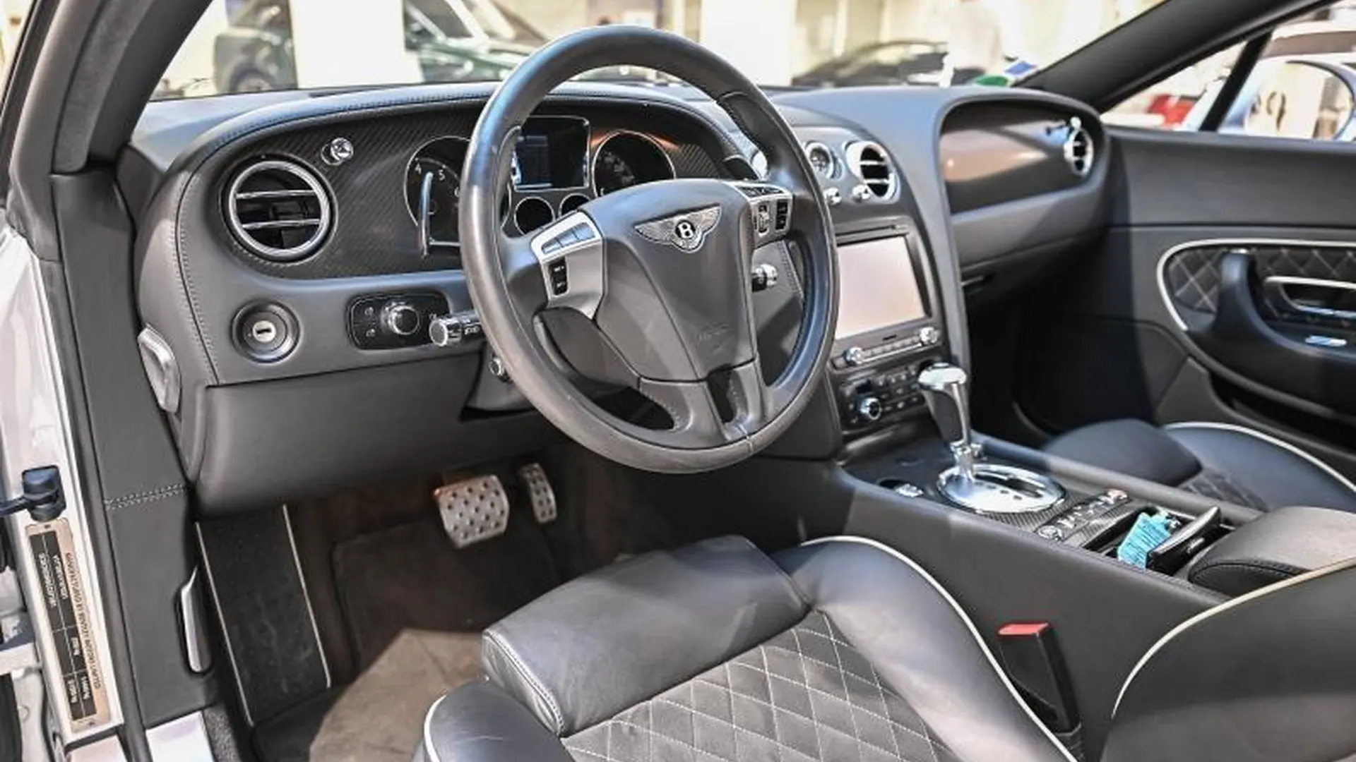 Bentley Continental GT — photo 22