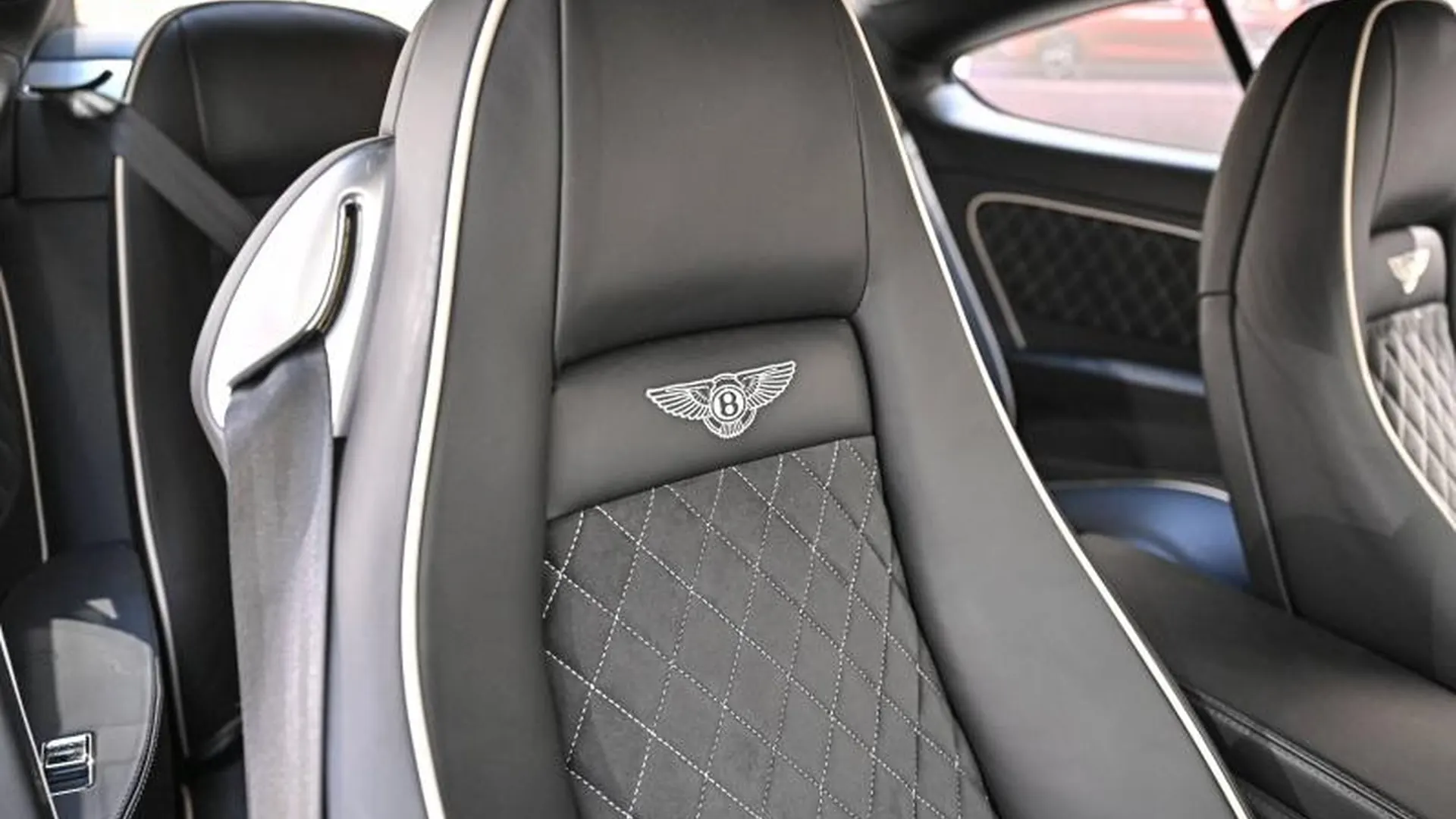 Bentley Continental GT — photo 15