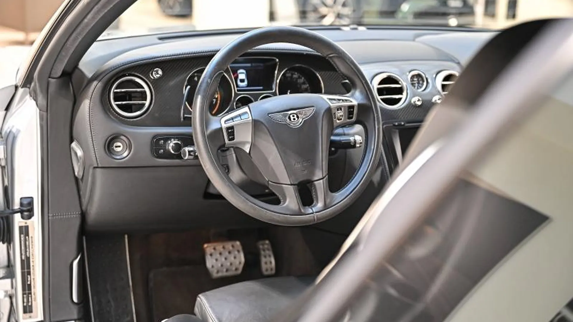 Bentley Continental GT — photo 21