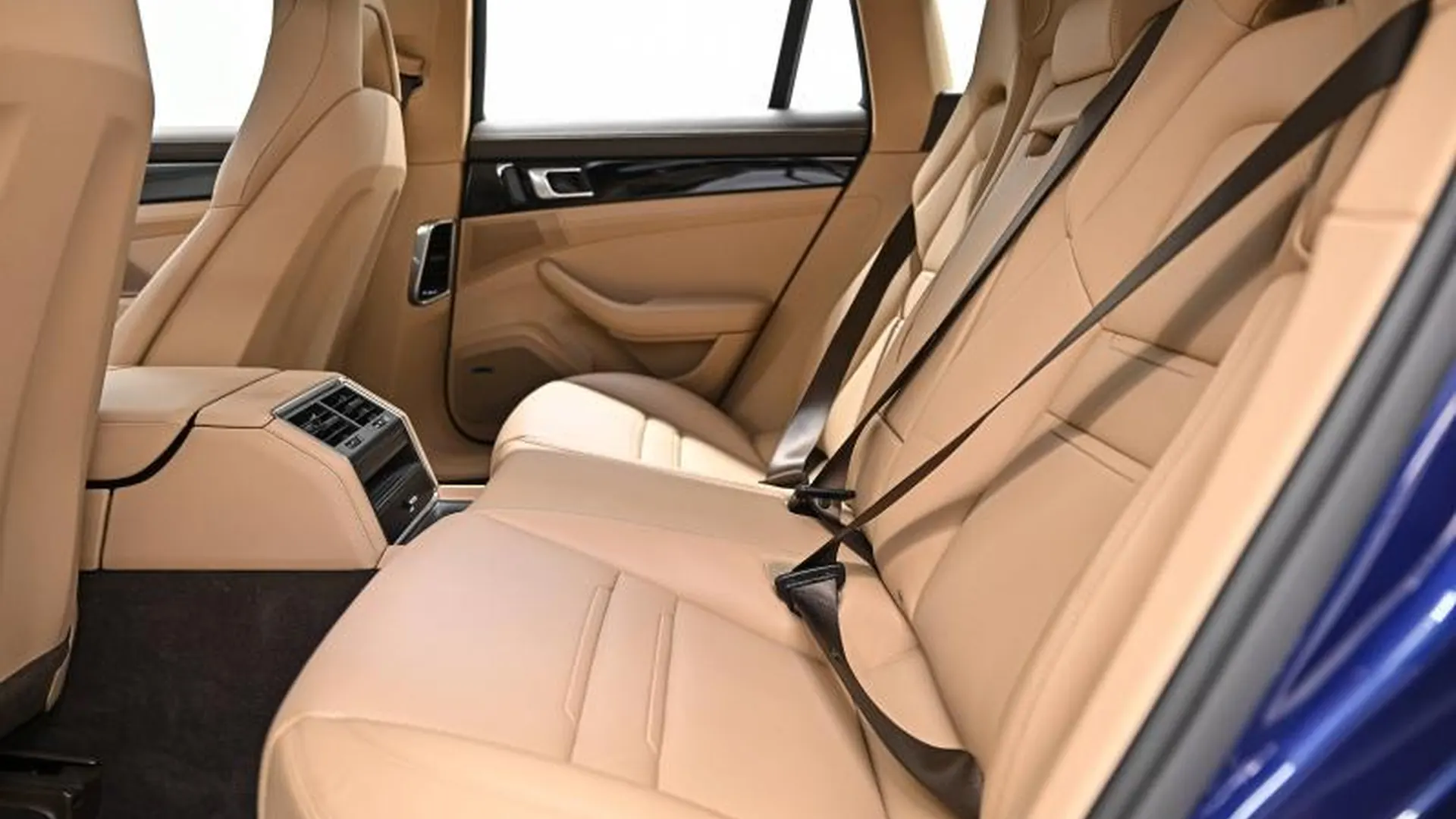 Porsche Panamera Spt Turismo — photo 23