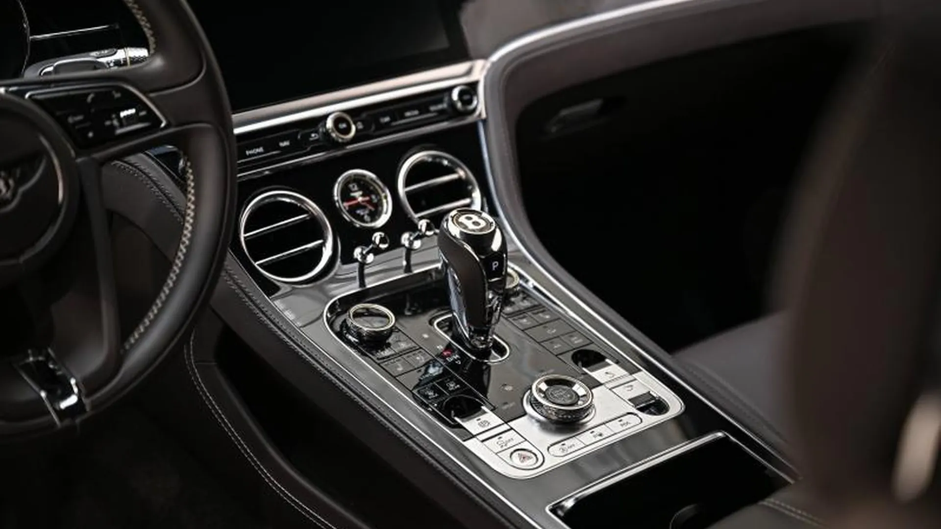 Bentley Continental GT — photo 27