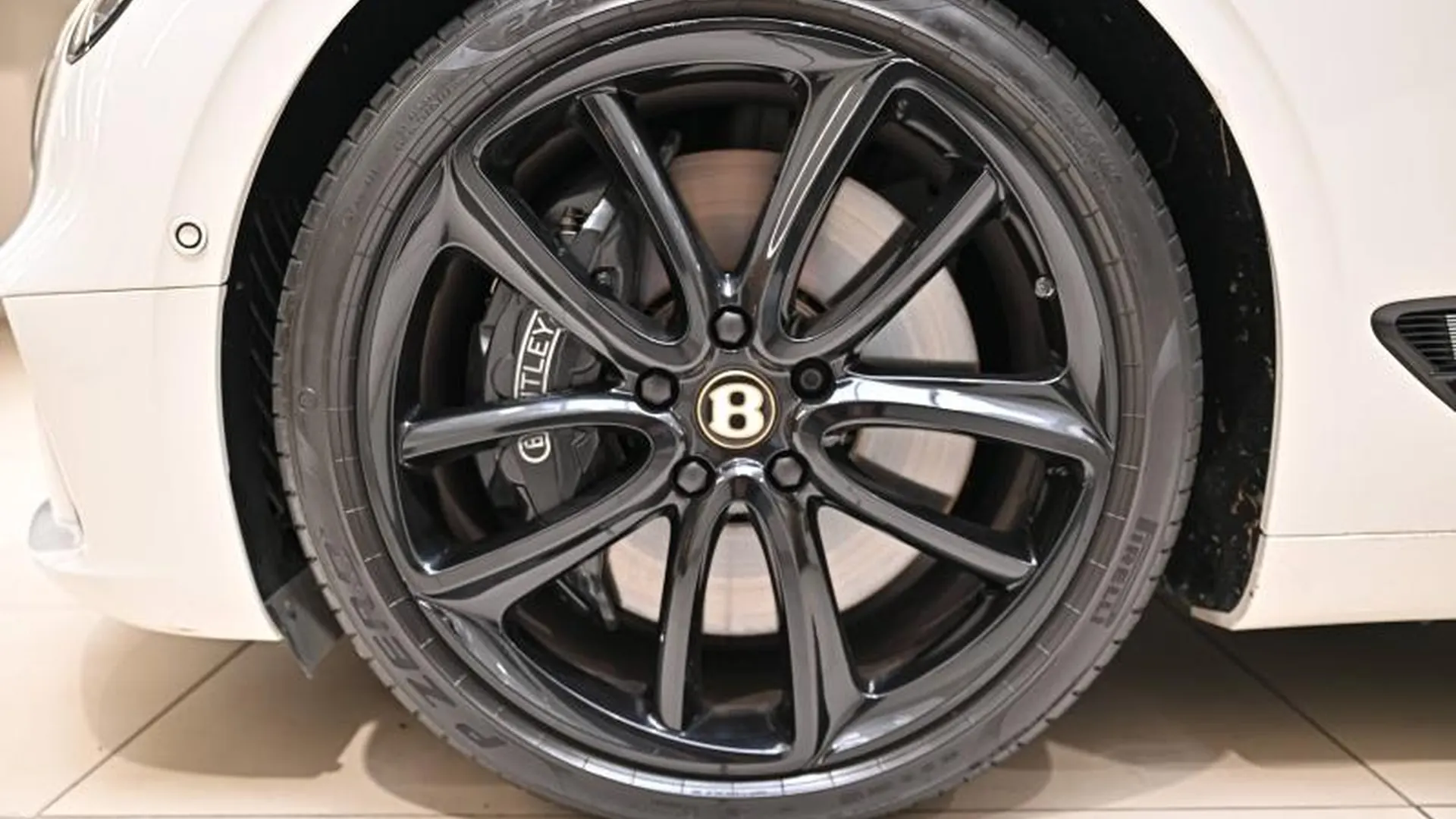 Bentley Continental GT — photo 12