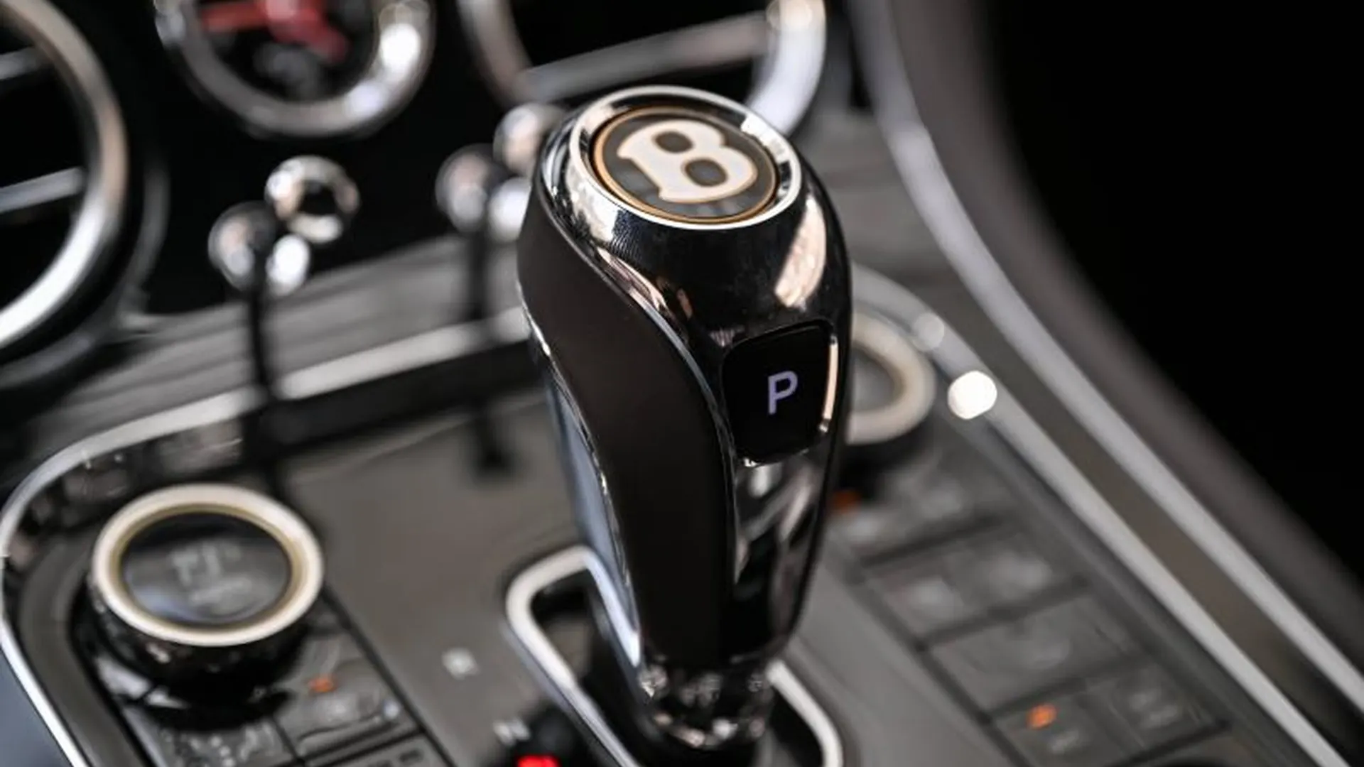 Bentley Continental GT — photo 25