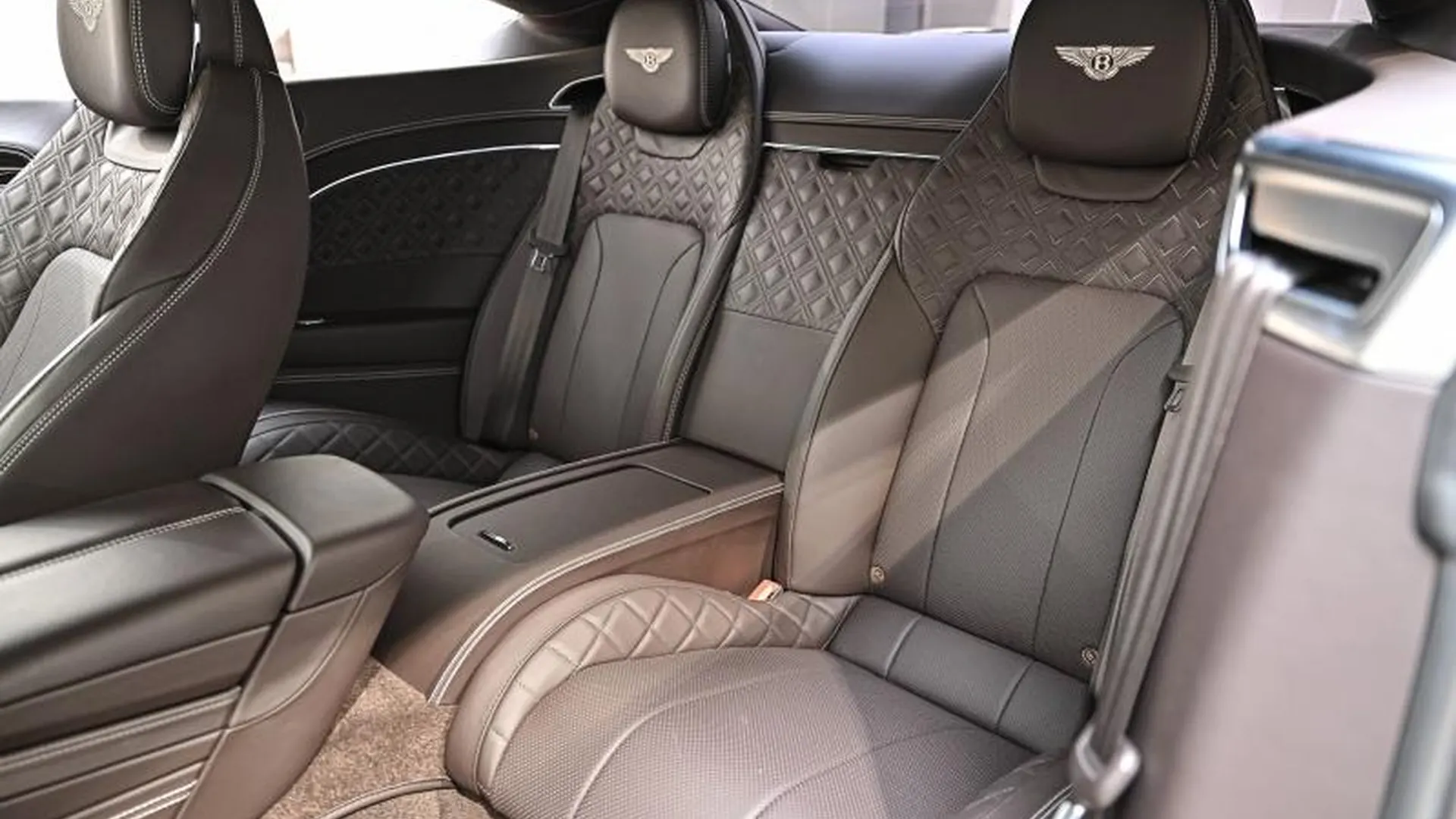 Bentley Continental GT — photo 20