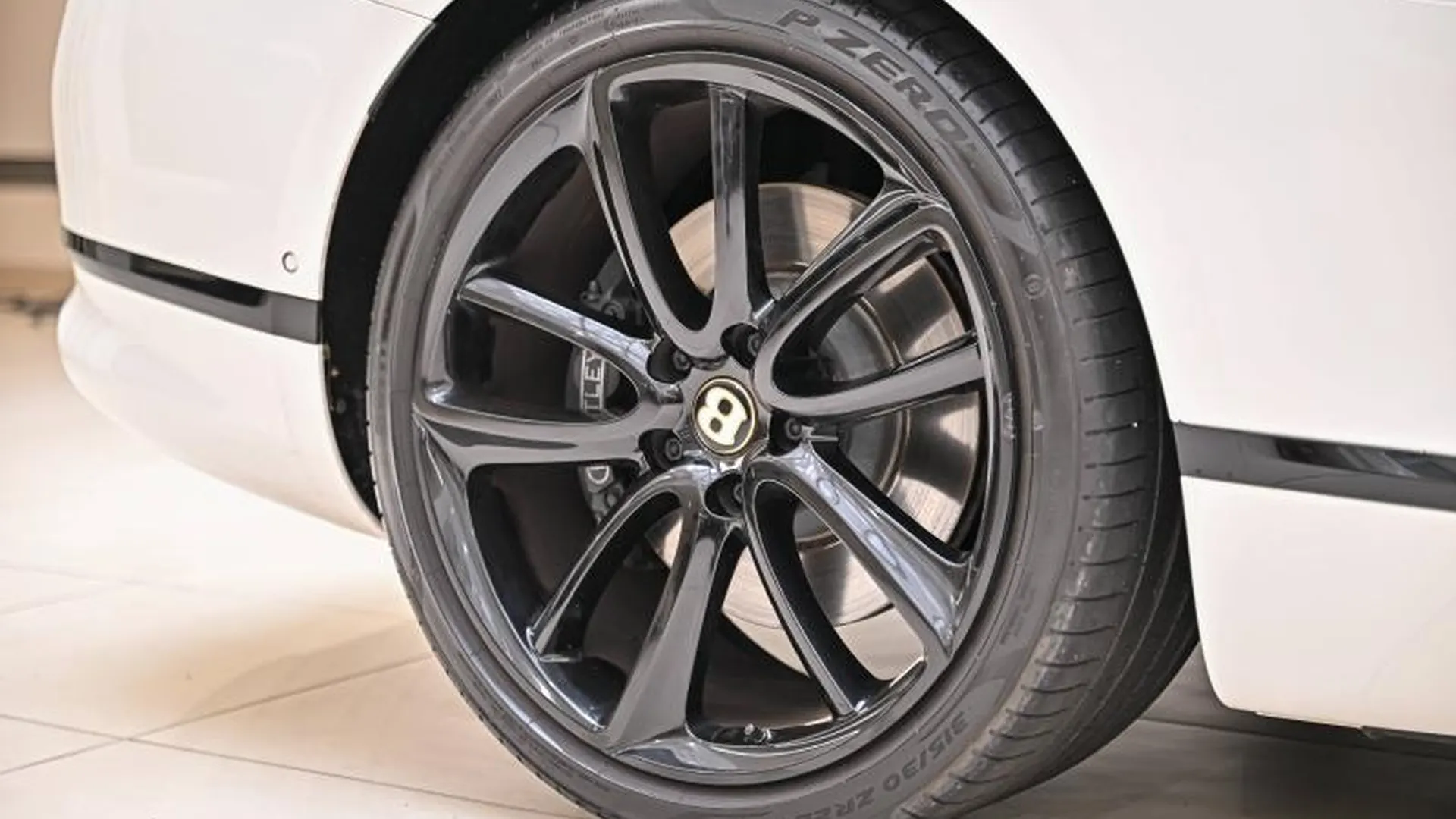 Bentley Continental GT — photo 17