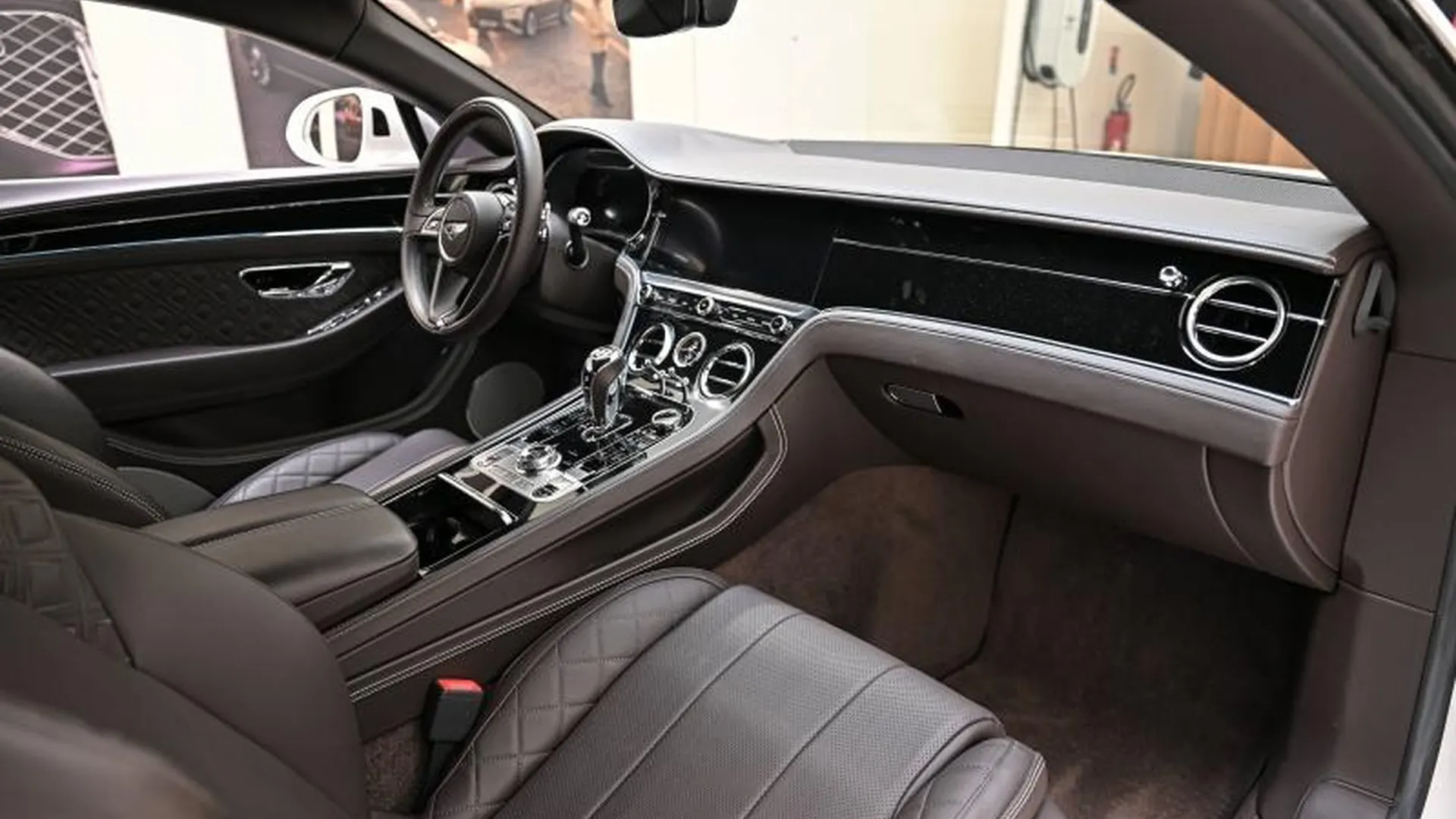 Bentley Continental GT — photo 9