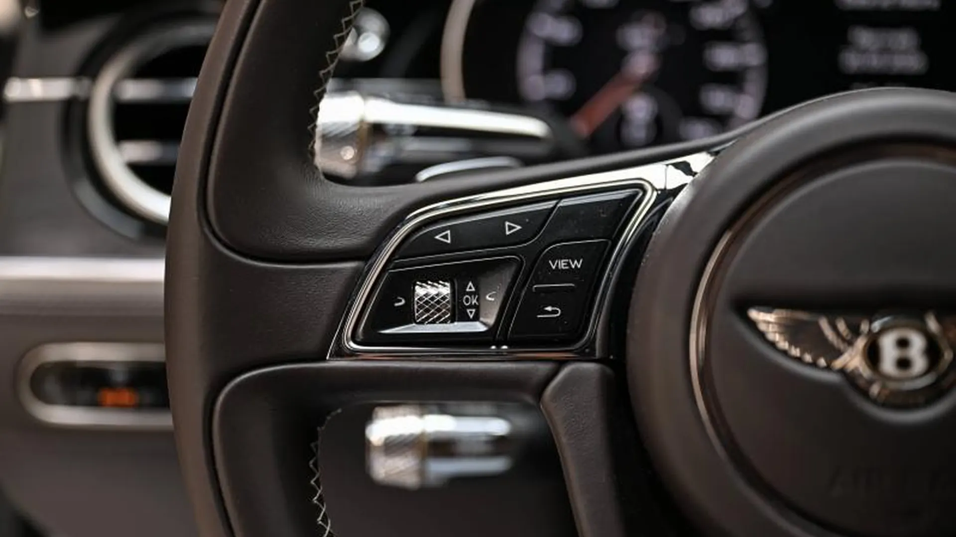 Bentley Continental GT — photo 31