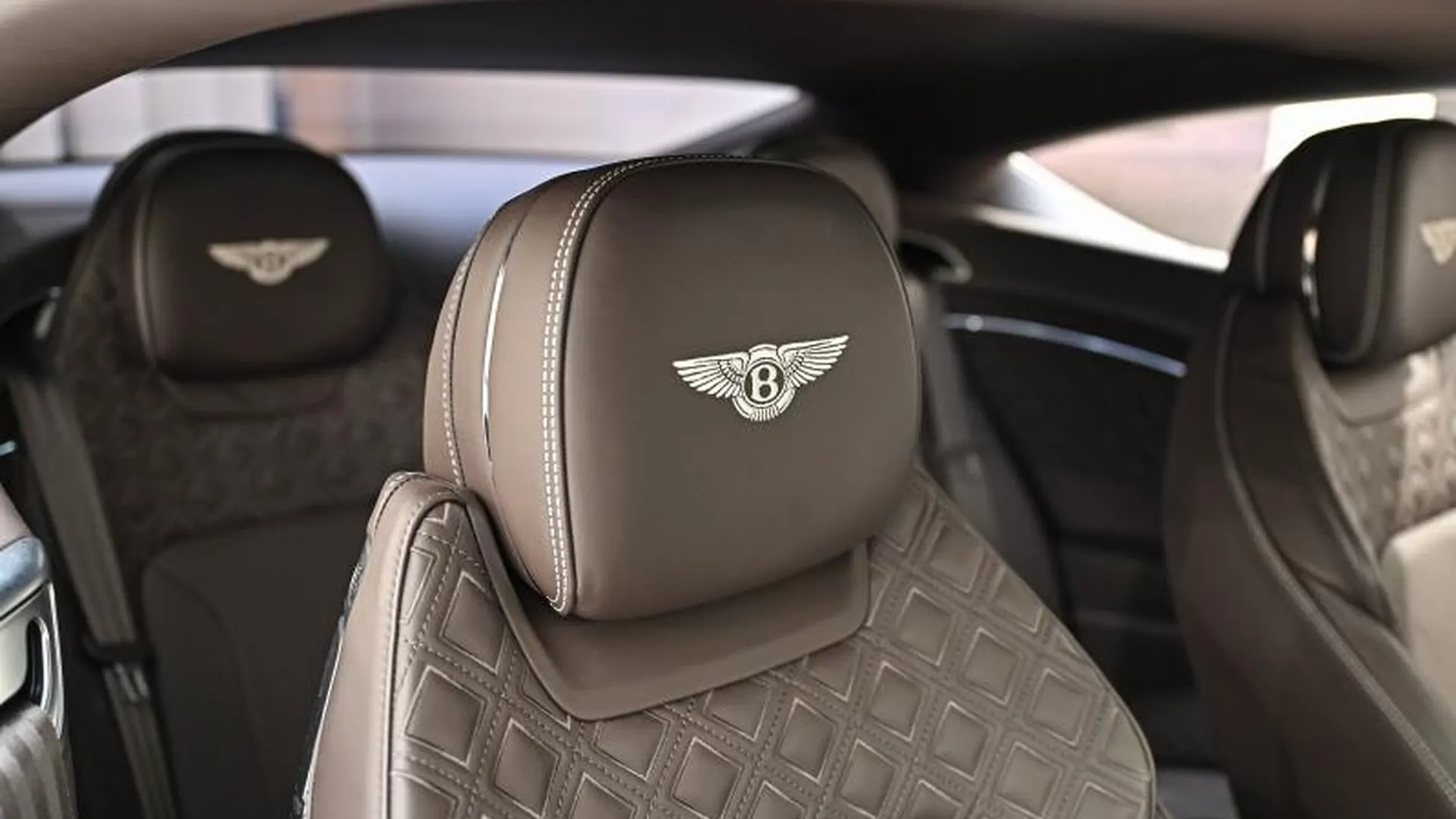 Bentley Continental GT — photo 8