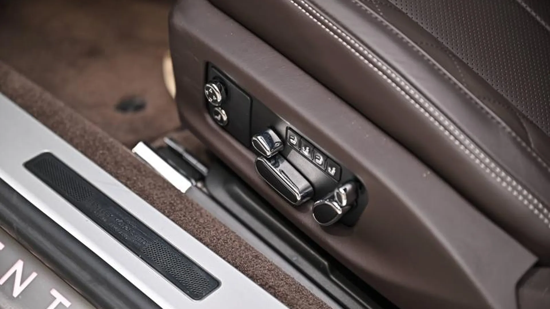 Bentley Continental GT — photo 29