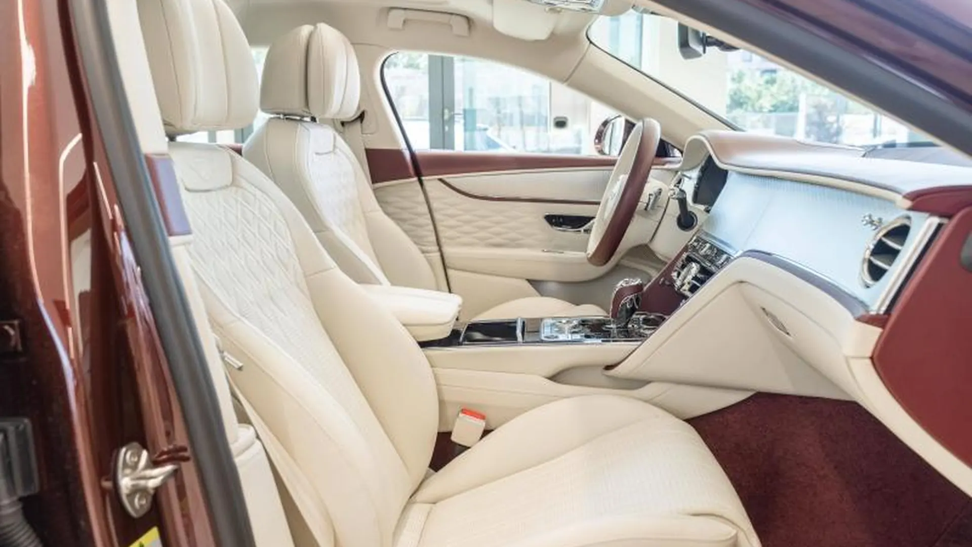 Bentley Flying Spur — photo 19