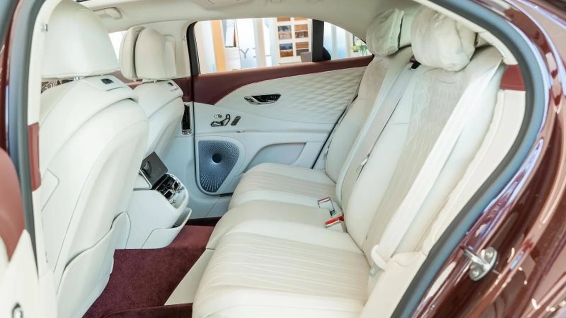 Bentley Flying Spur — photo 26