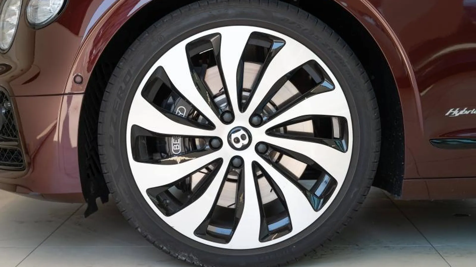 Bentley Flying Spur — photo 11