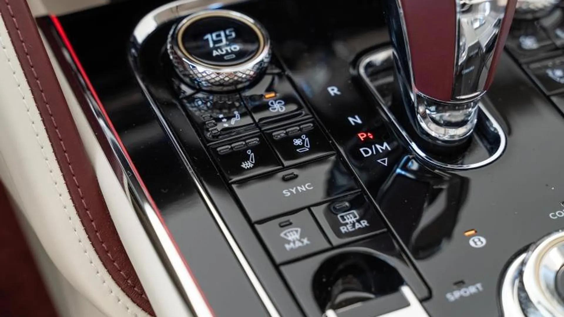 Bentley Flying Spur — photo 41