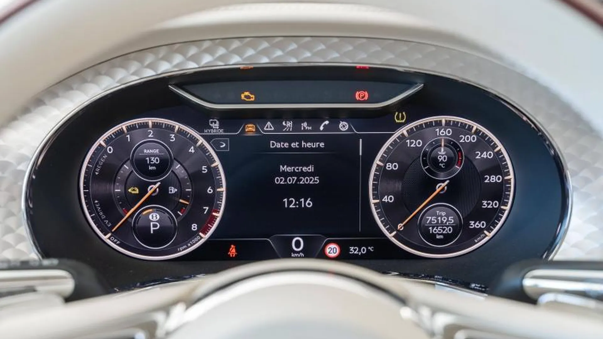 Bentley Flying Spur — photo 32