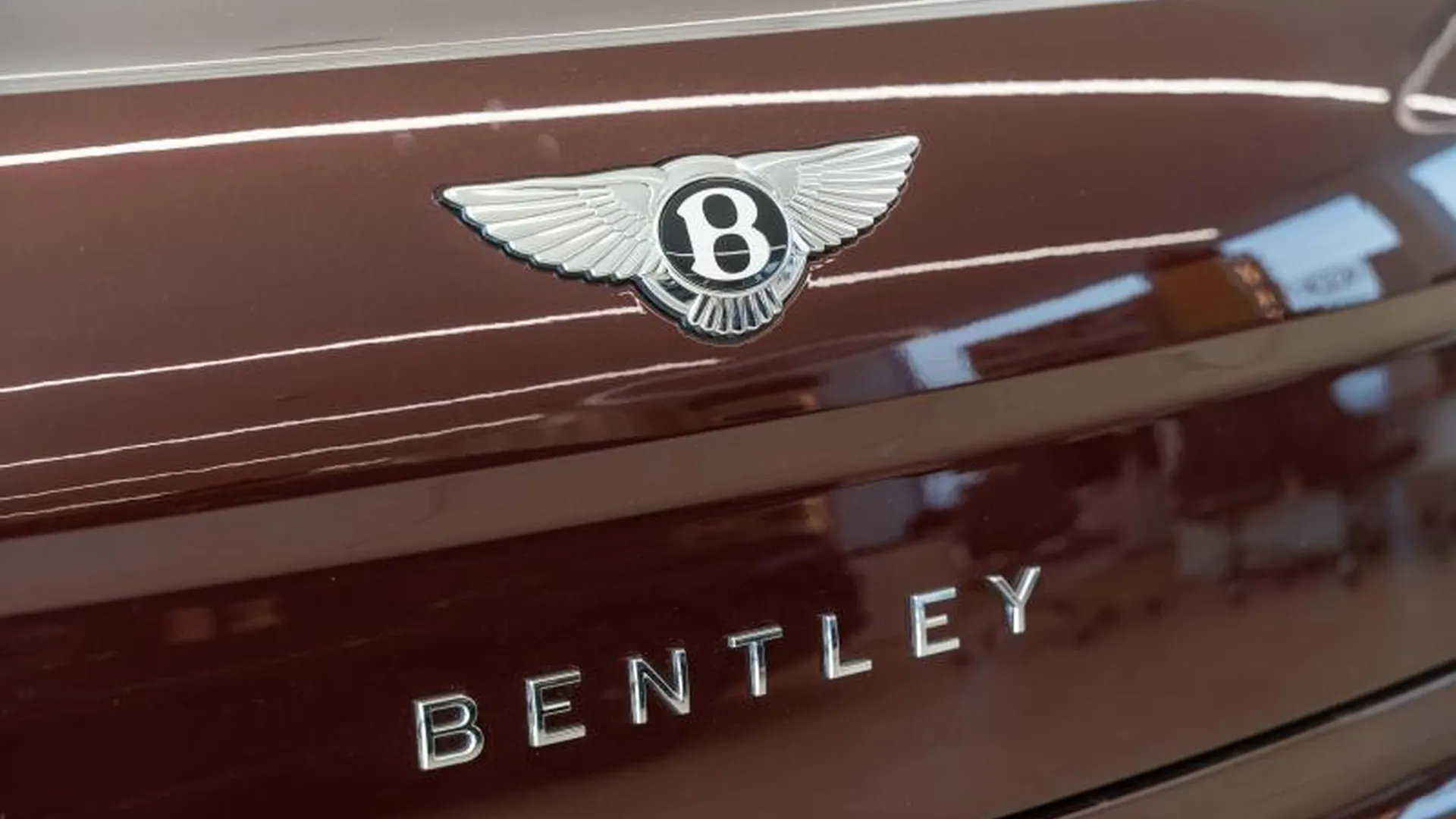 Bentley Flying Spur — photo 8