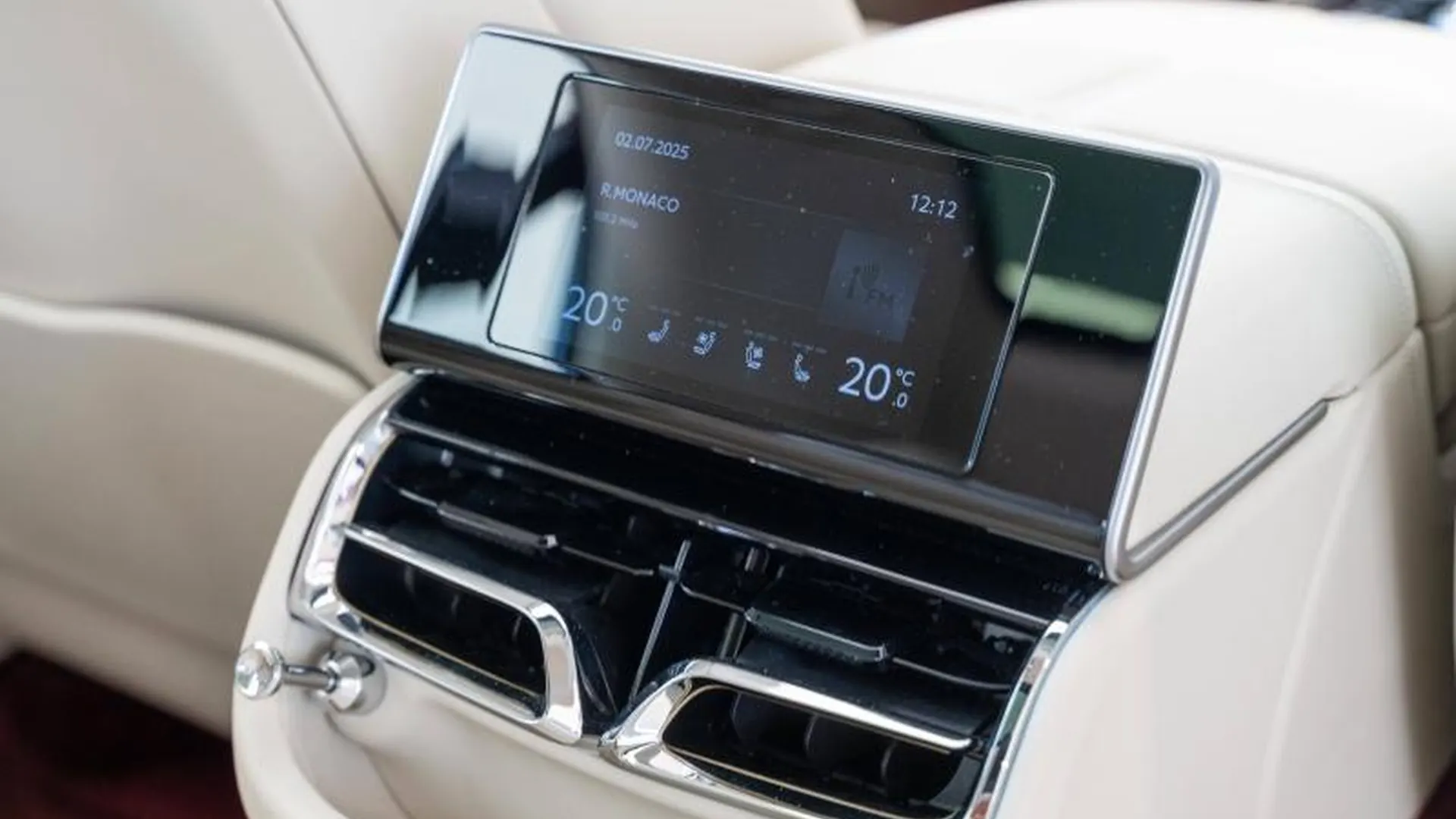 Bentley Flying Spur — photo 24