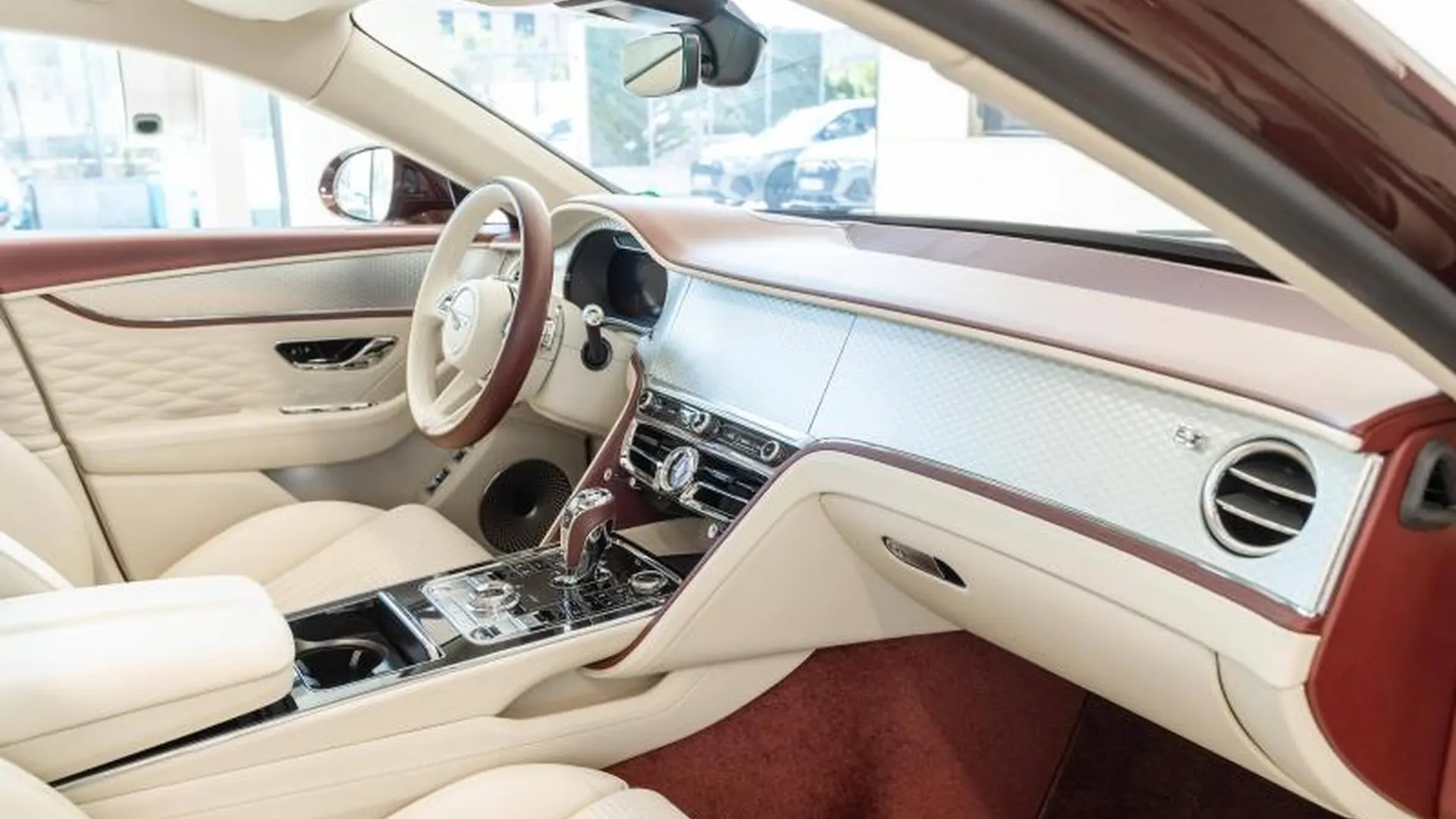 Bentley Flying Spur — photo 16