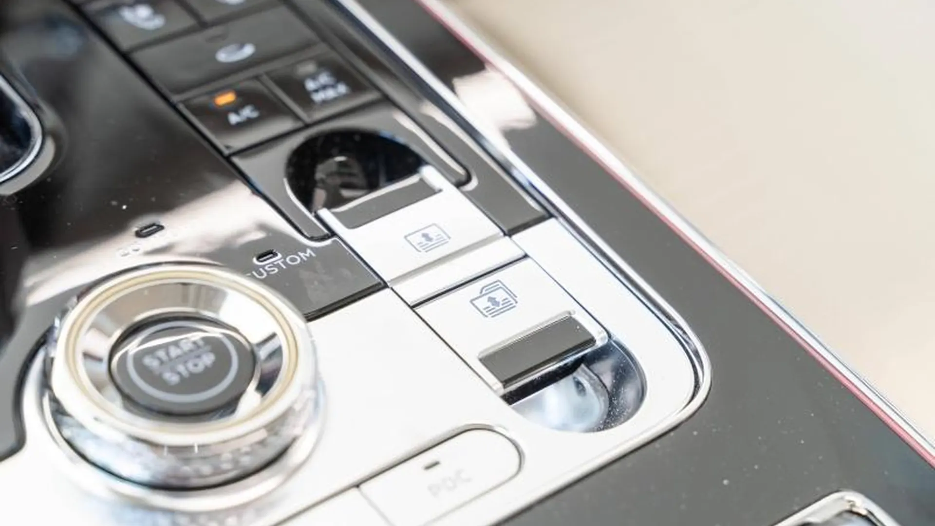 Bentley Flying Spur — photo 39