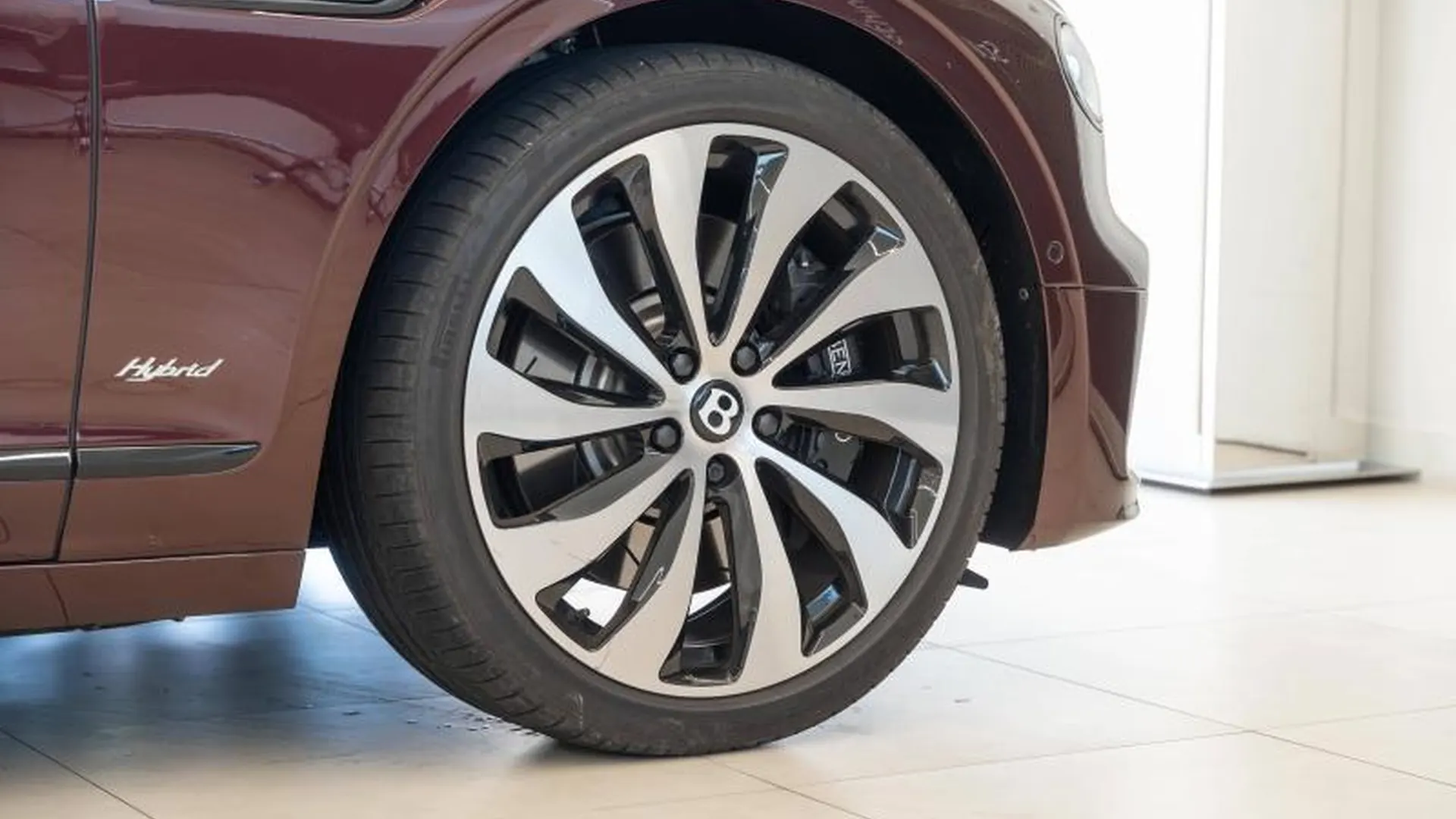 Bentley Flying Spur — photo 10