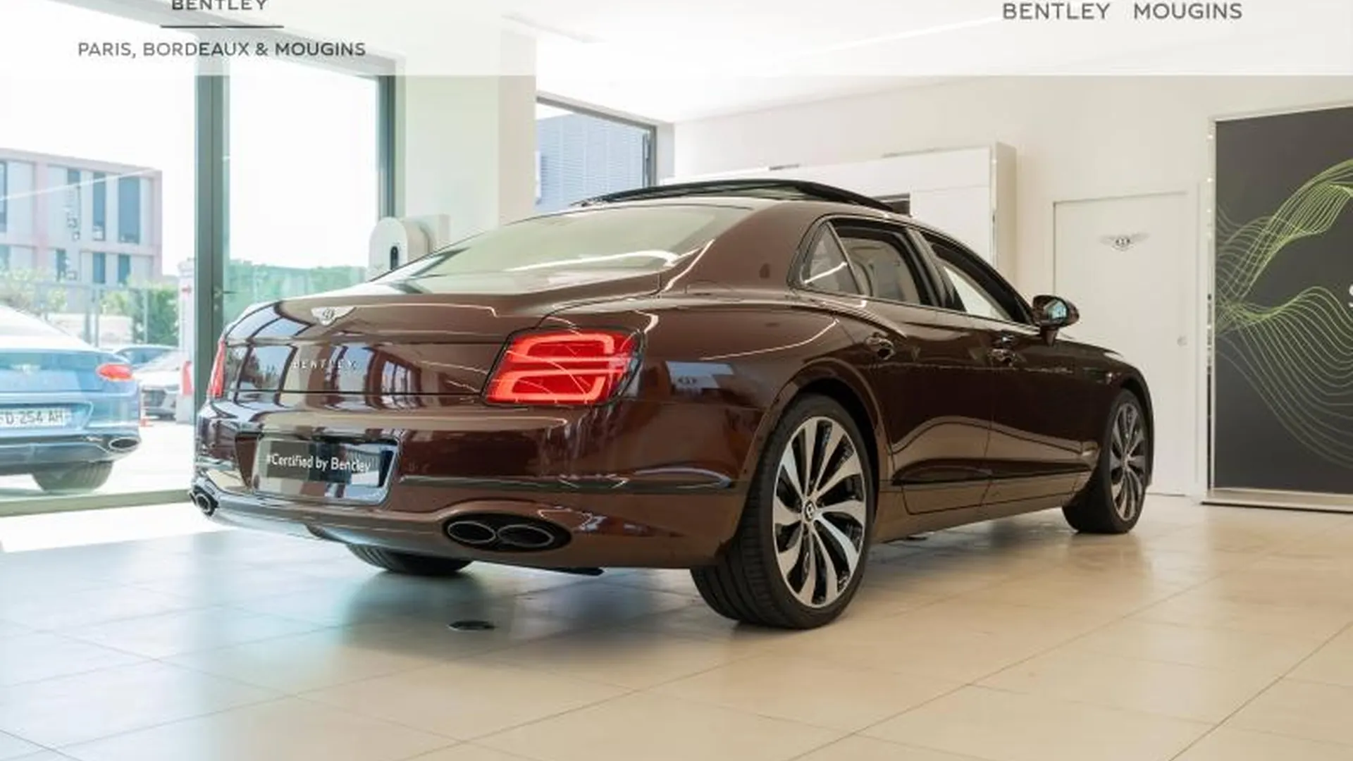 Bentley Flying Spur — photo 3