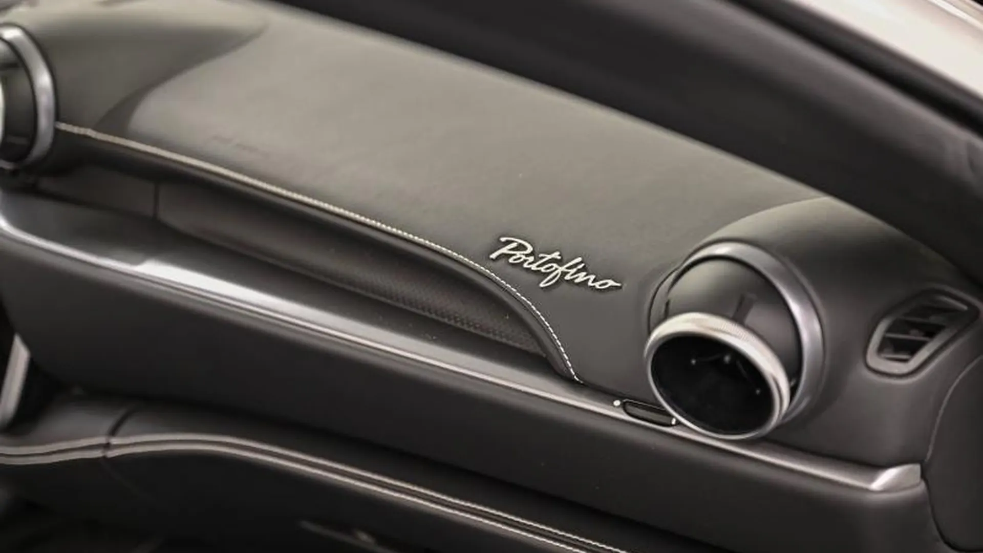 Ferrari Portofino — photo 11