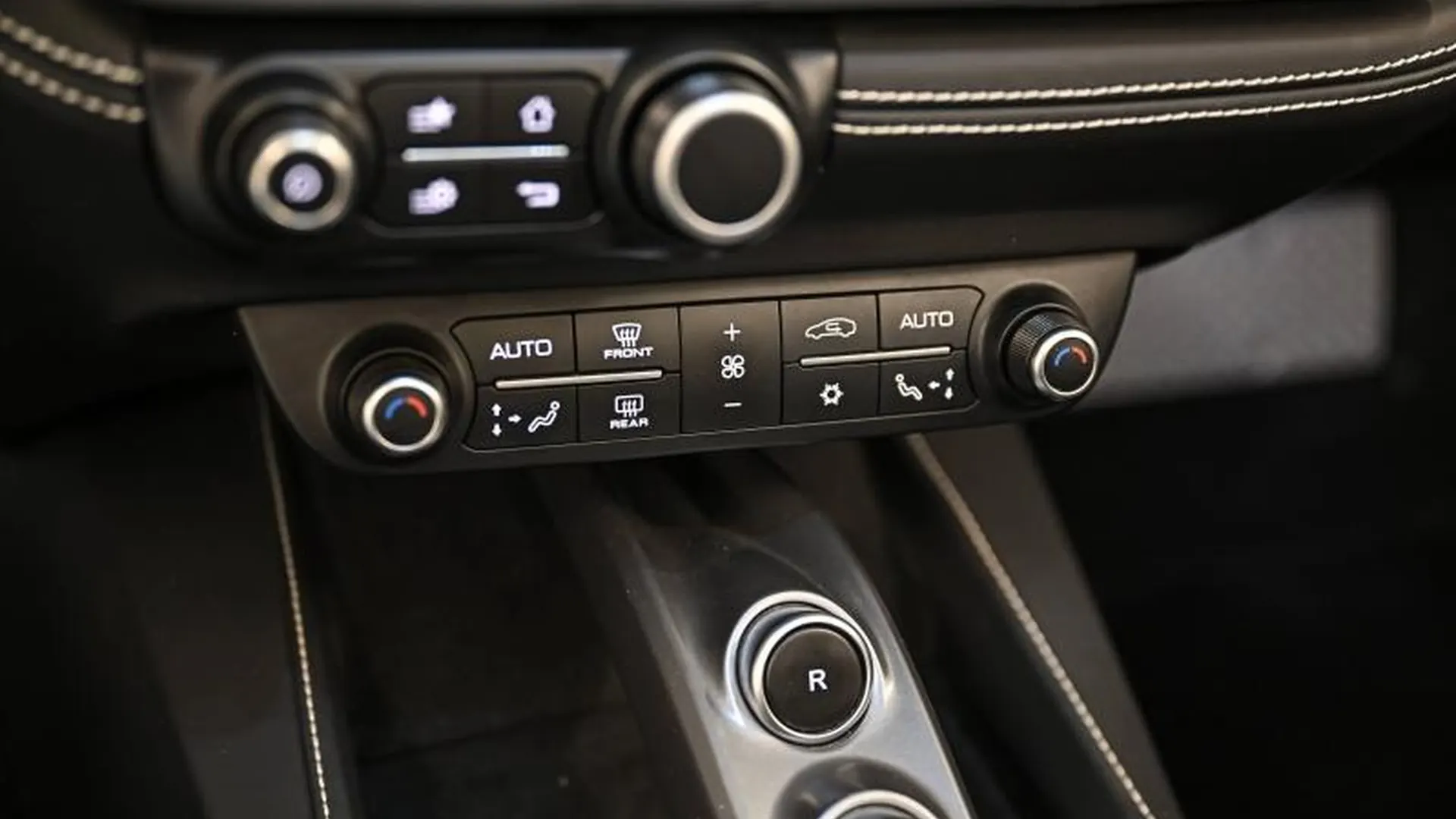 Ferrari Portofino — photo 40