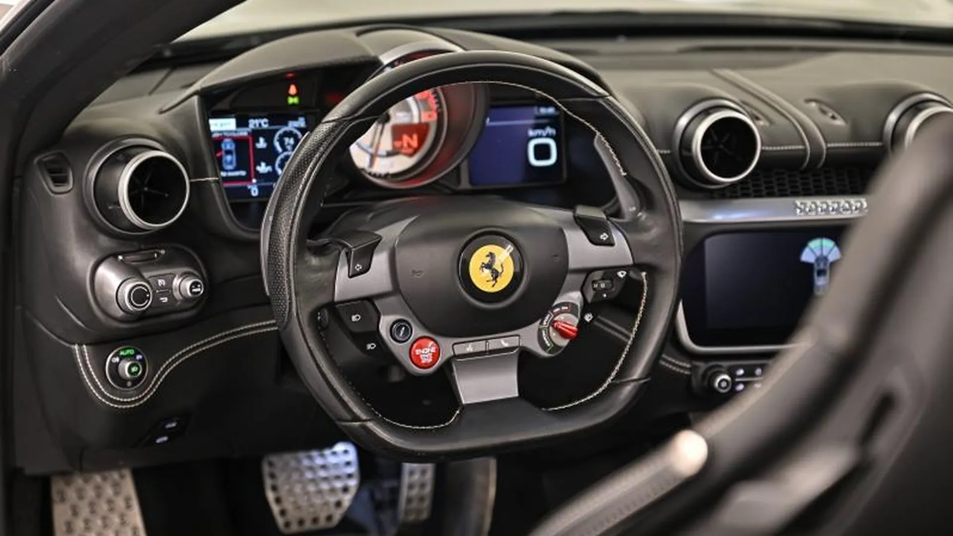 Ferrari Portofino — photo 25
