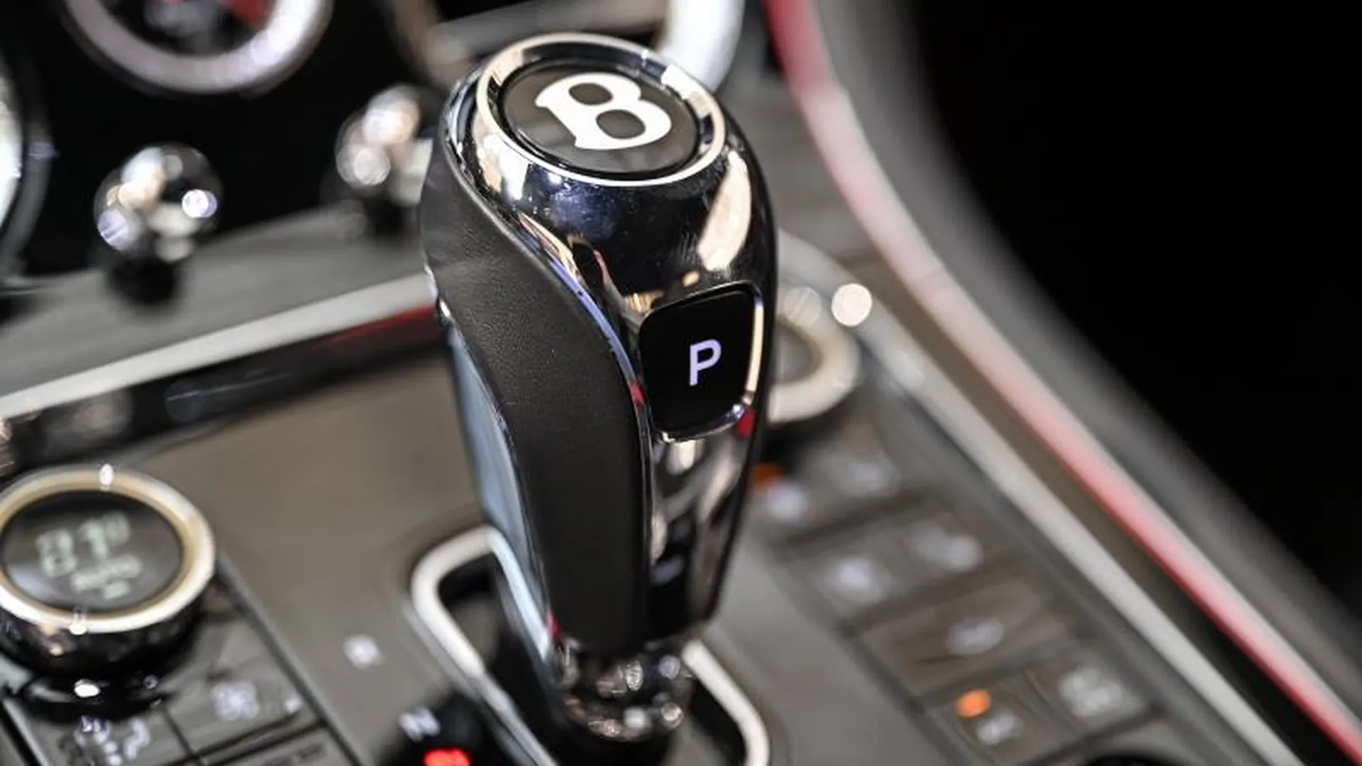 Bentley Continental GT — photo 32