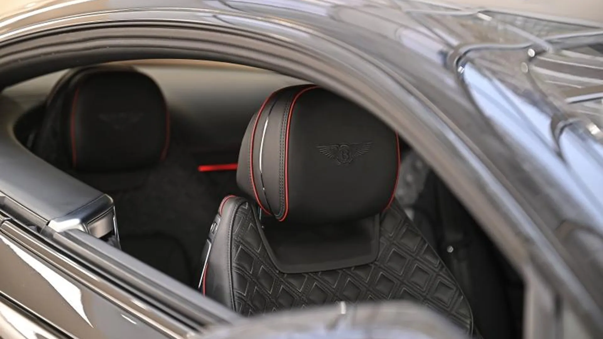 Bentley Continental GT — photo 13