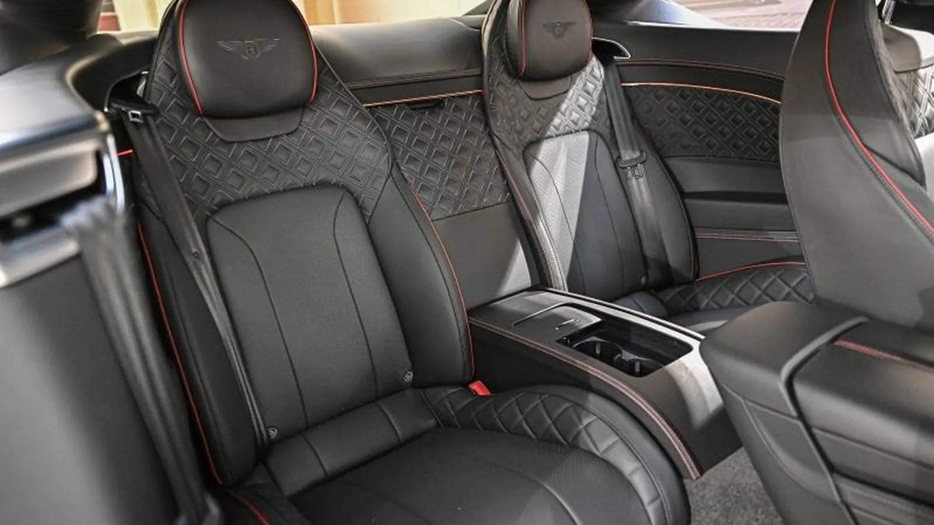 Bentley Continental GT — photo 17