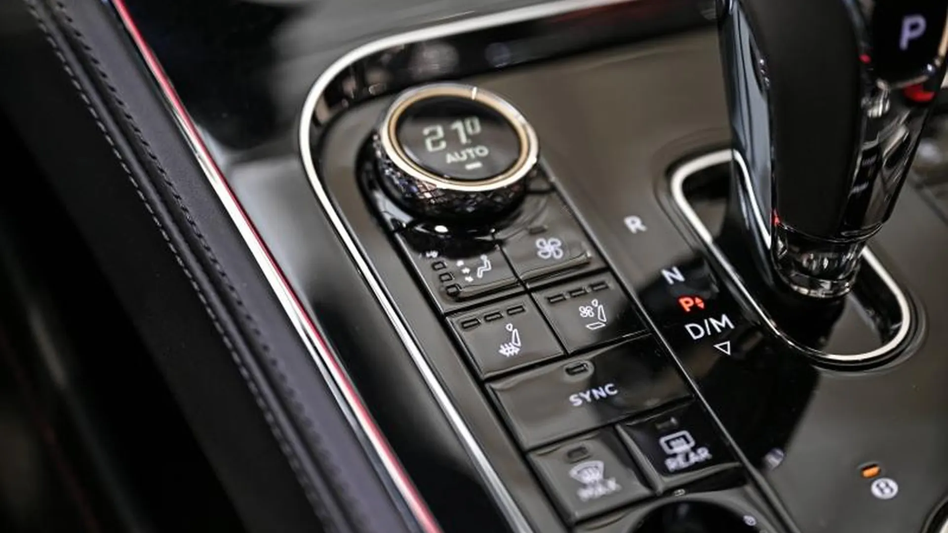 Bentley Continental GT — photo 33