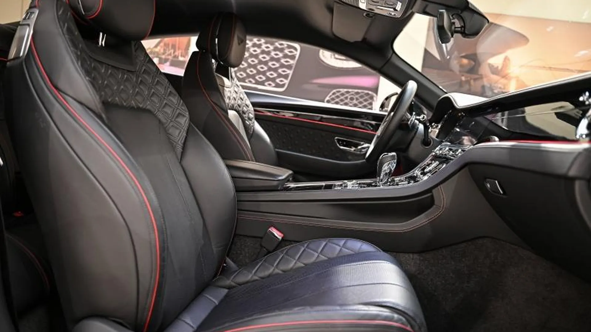 Bentley Continental GT — photo 16